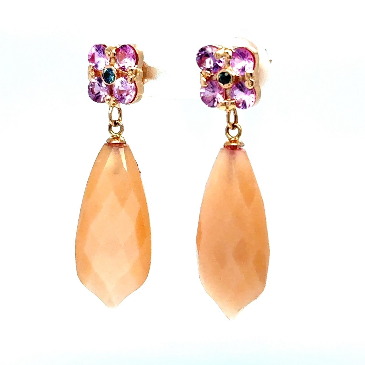 Contemporary 17.61 Carat Peach Moonstone Sapphire Rose Gold Drop Earrings For Sale