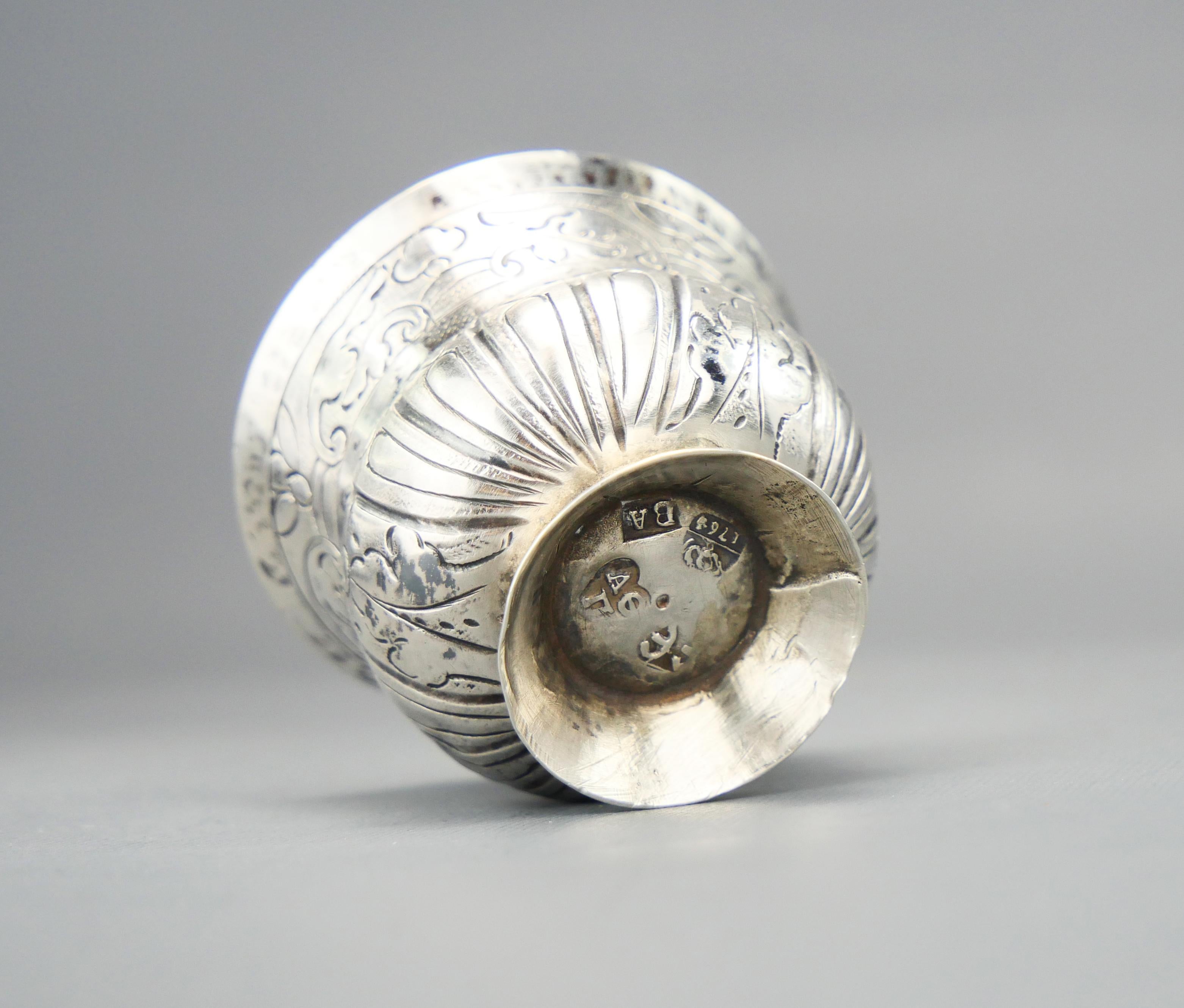 1764 Antique Tsarist Imperial Russian Vodka Shot solid 84 Silver / 23 gr For Sale 2
