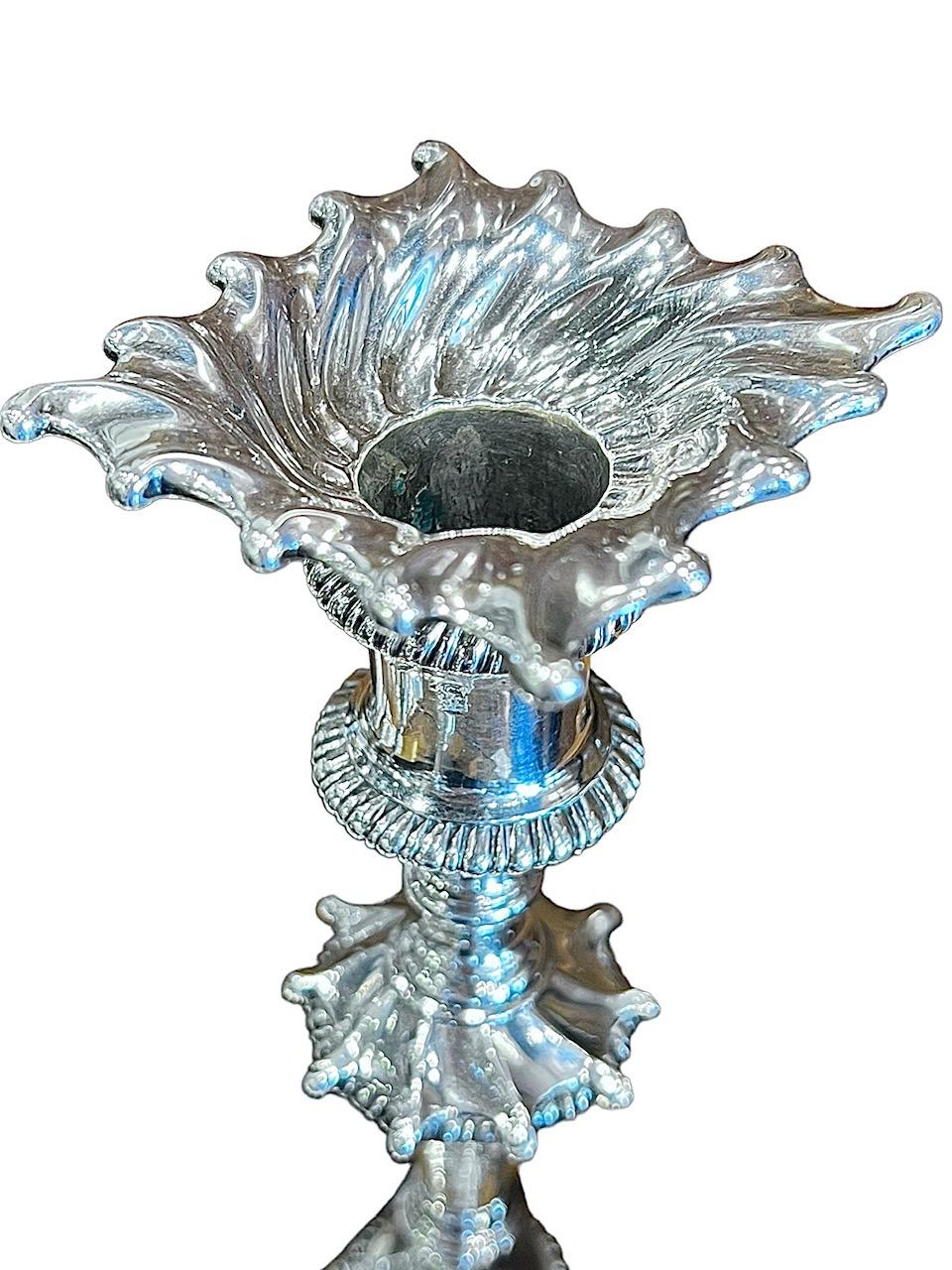 1764, Set di quattro candelieri in argento sterling di Giorgio III, inglese in vendita 4