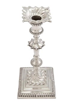 Ensemble de quatre bougeoirs en argent sterling George III, anglais, 1764