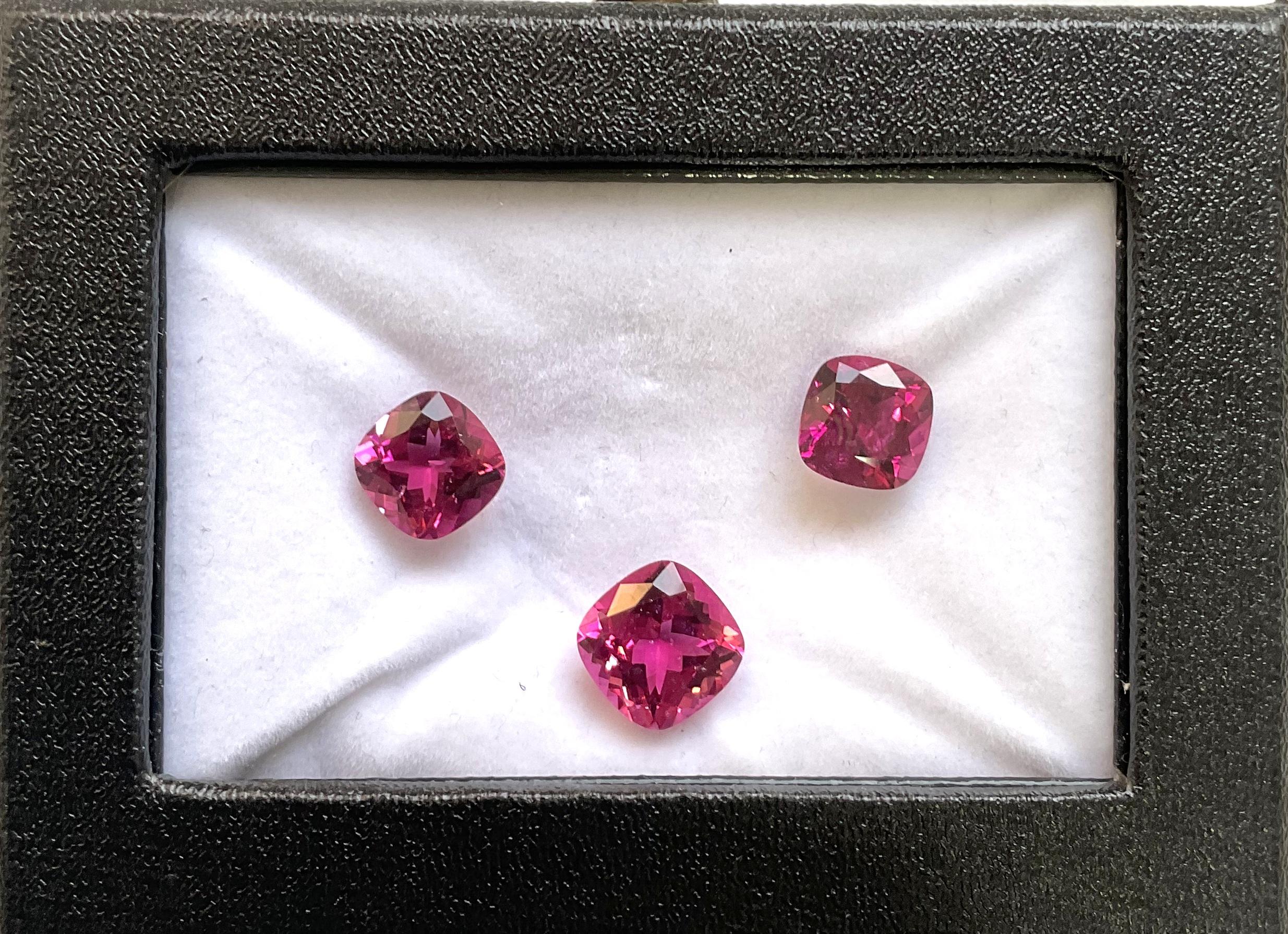 17.65 Carats Rubellite 3 Pieces Cushion Cut Layout For Jewelry Natural Gemstone

Gemstone - Tourmaline
Weight - 17.65 Carats
Shape - Cushion
Size - 10.5 To 12 MM
Pieces - 3