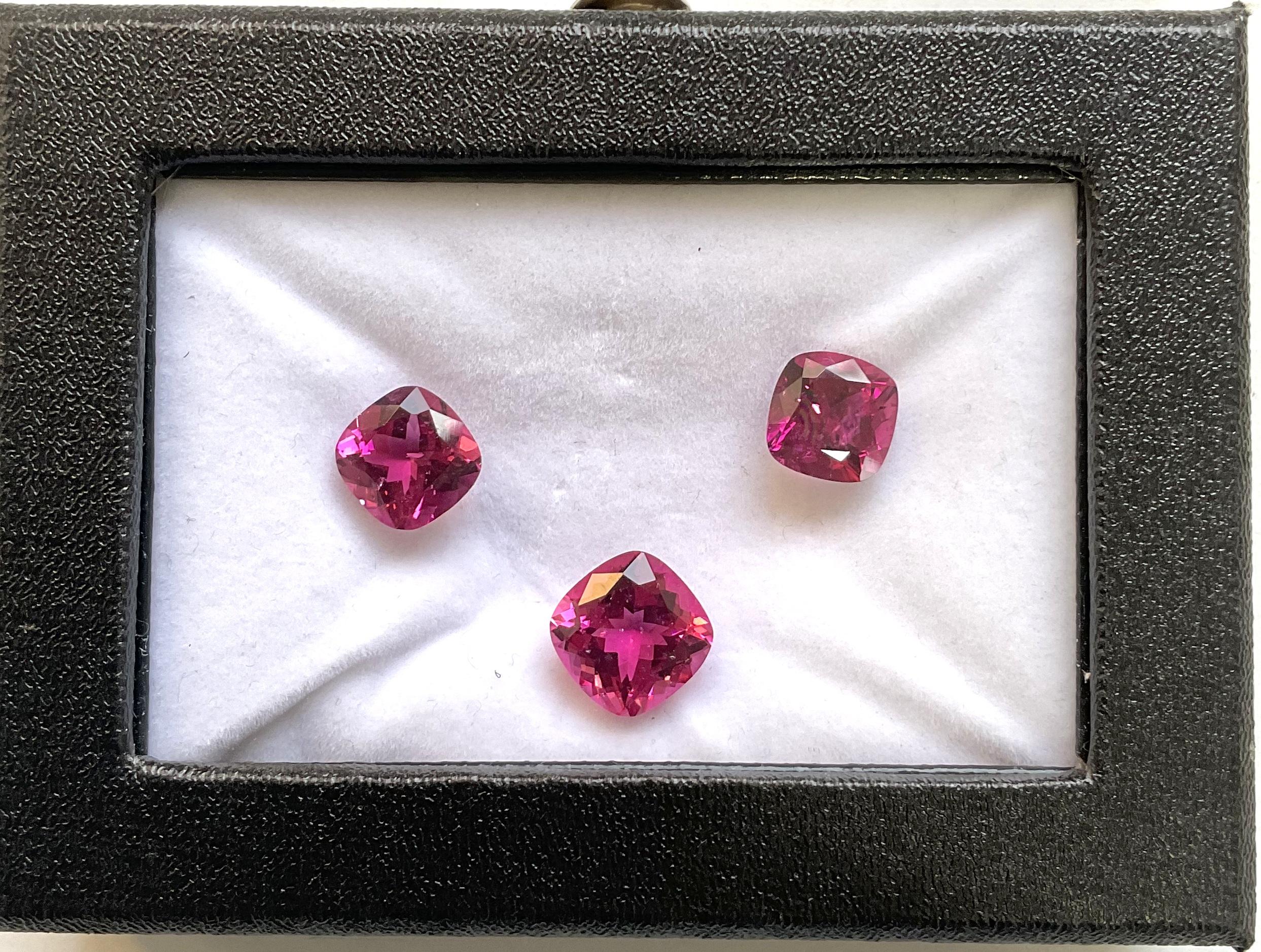 Art Deco 17.65 Carats Rubellite 3 Pieces Cushion Cut Layout For Jewelry Natural Gemstone For Sale
