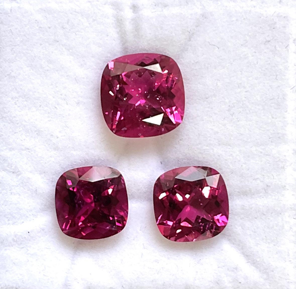 Art Déco 17.65 Carats Rubellite Tourmaline Cushion Cut stone For Jewelry Natural gemstone in vendita