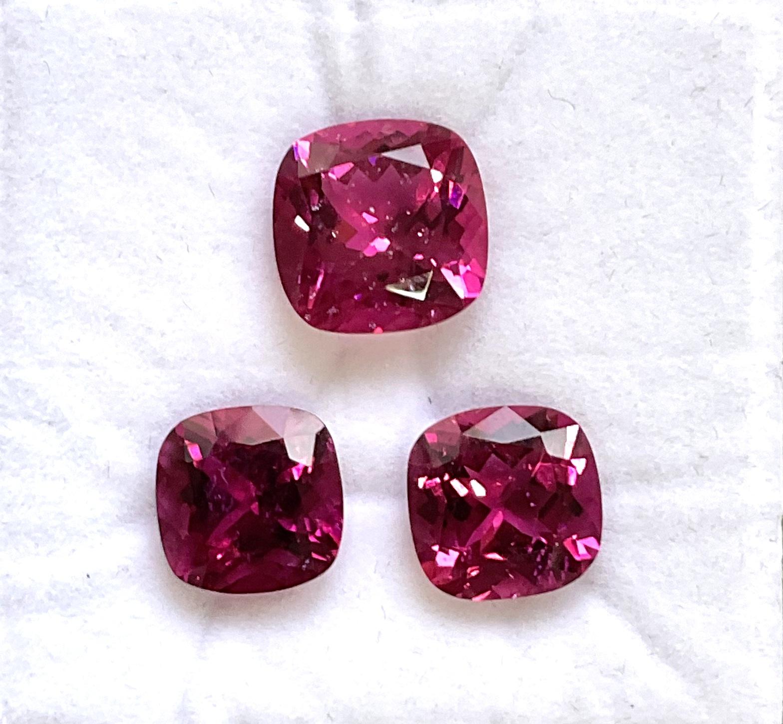 Taglio cuscino 17.65 Carats Rubellite Tourmaline Cushion Cut stone For Jewelry Natural gemstone in vendita