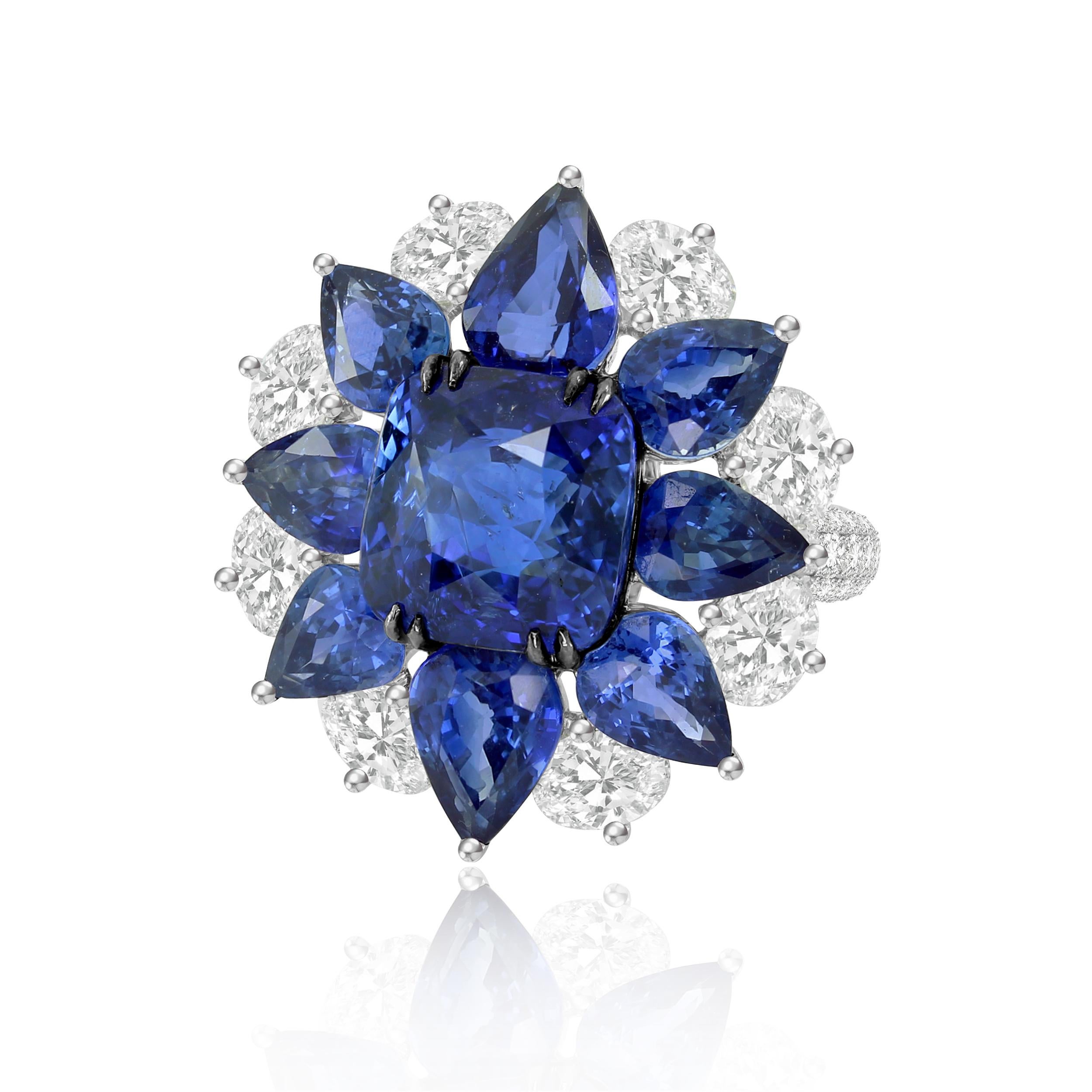 Contemporary 17.66 Carat Blue Sapphire Diamond 18 Karat White Gold Ring