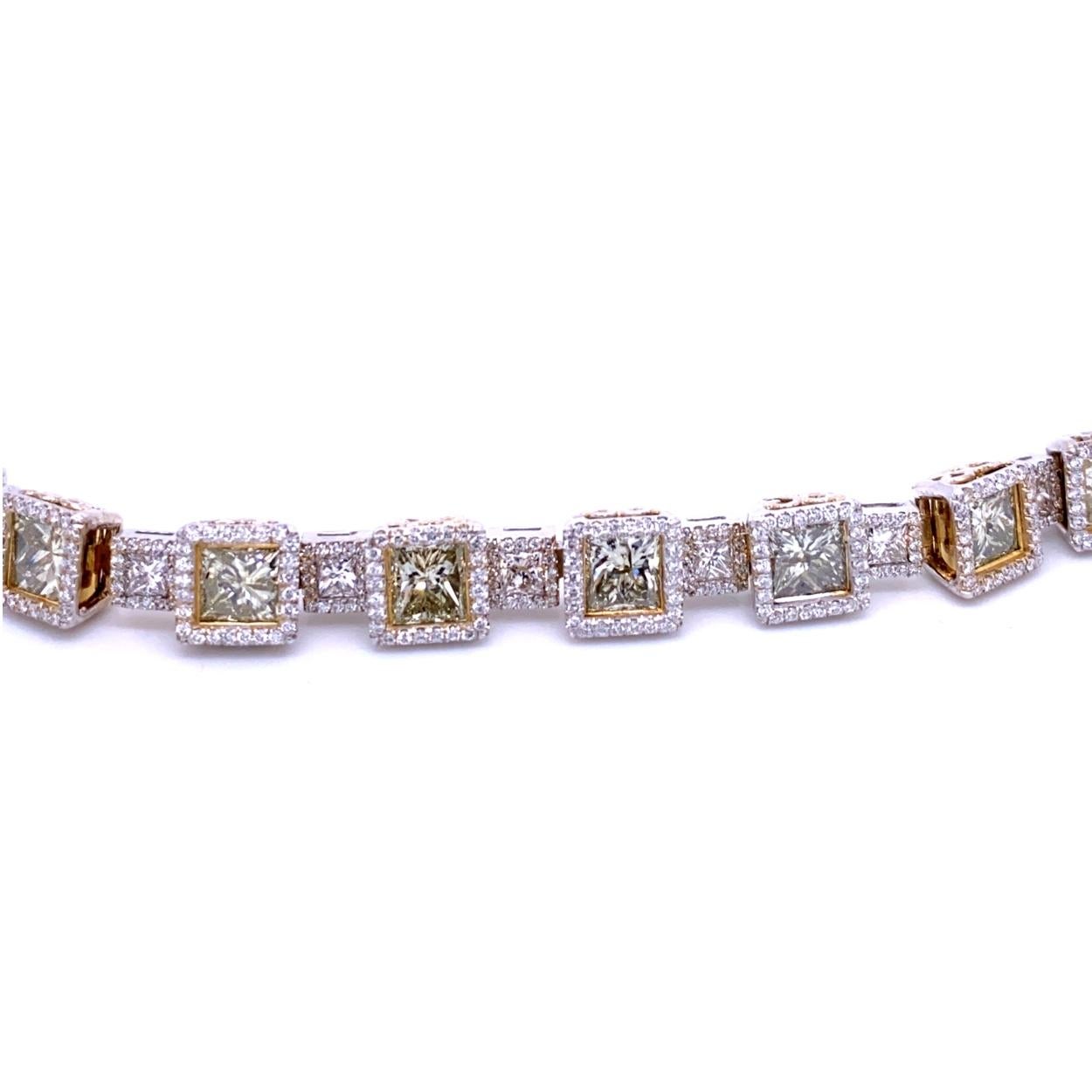 17,66 Karat Diamant-Tennisarmband im Prinzessinnenschliff mit Halo (Carréschliff) im Angebot