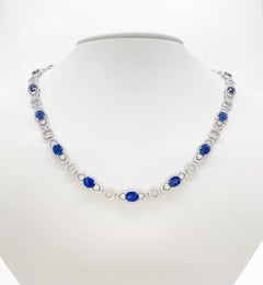 17.68 Carat Blue Sapphire and 8.33 Carat Diamond Necklace, 14K White Gold