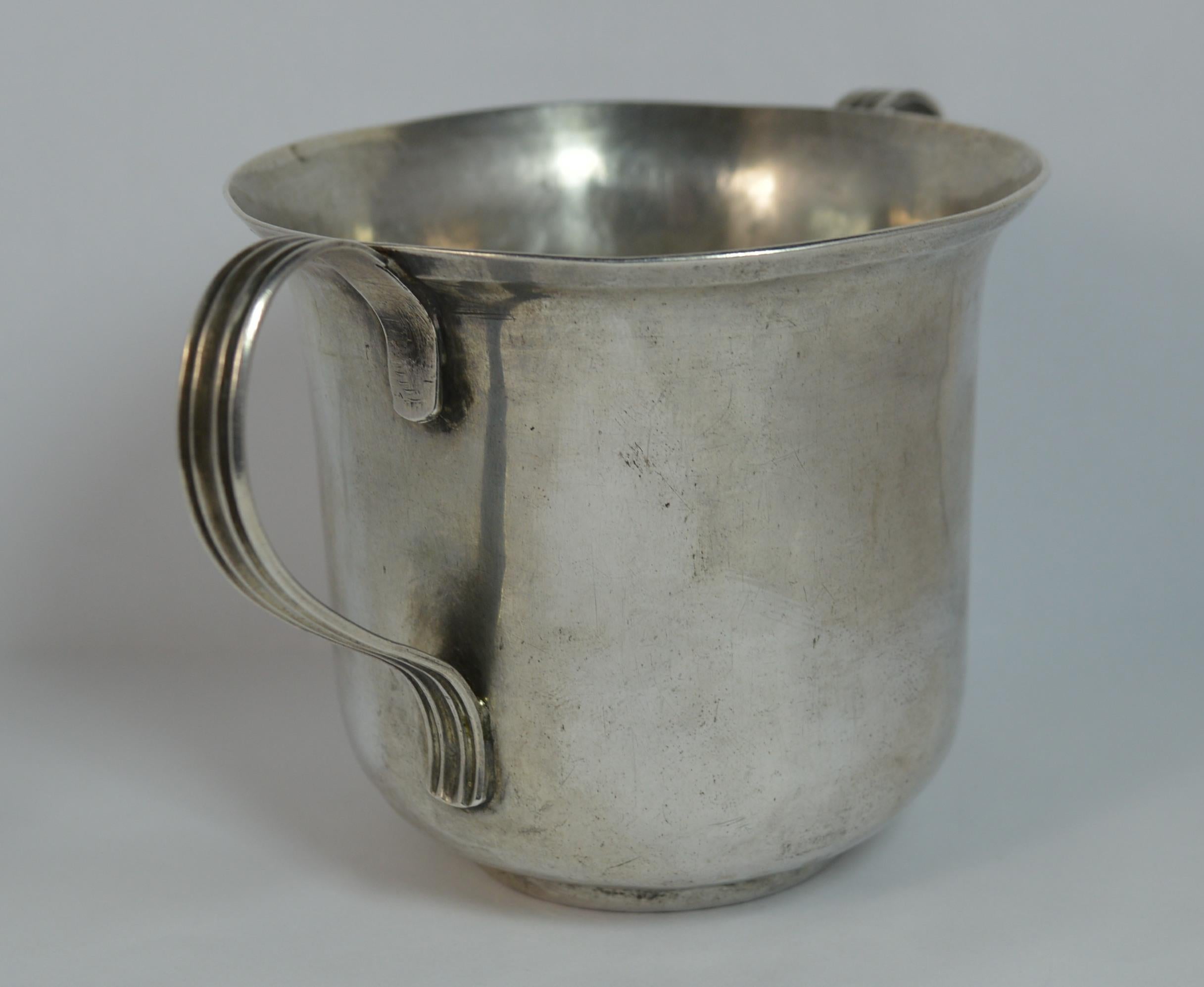 porringer bowl with handle