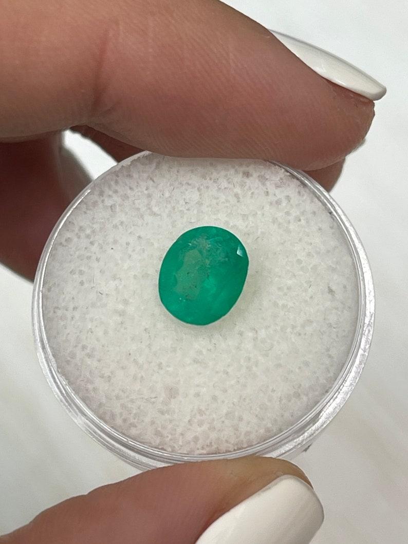 Moderno 1,76 ct 8,6x7,6 Smeraldo colombiano verde medio - gemma ovale in vendita