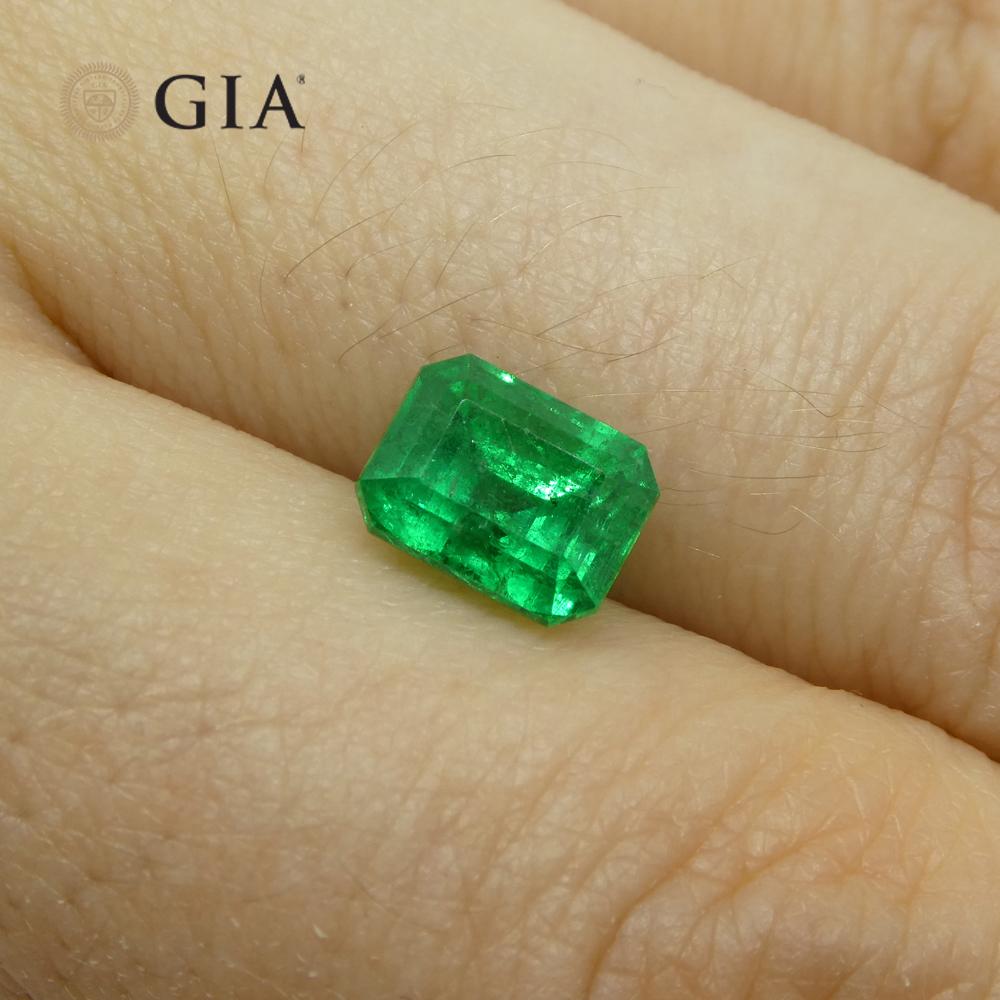 Taille émeraude 1.76 carats, taille octogonale/émeraude verte, certifiée GIA, Russie en vente