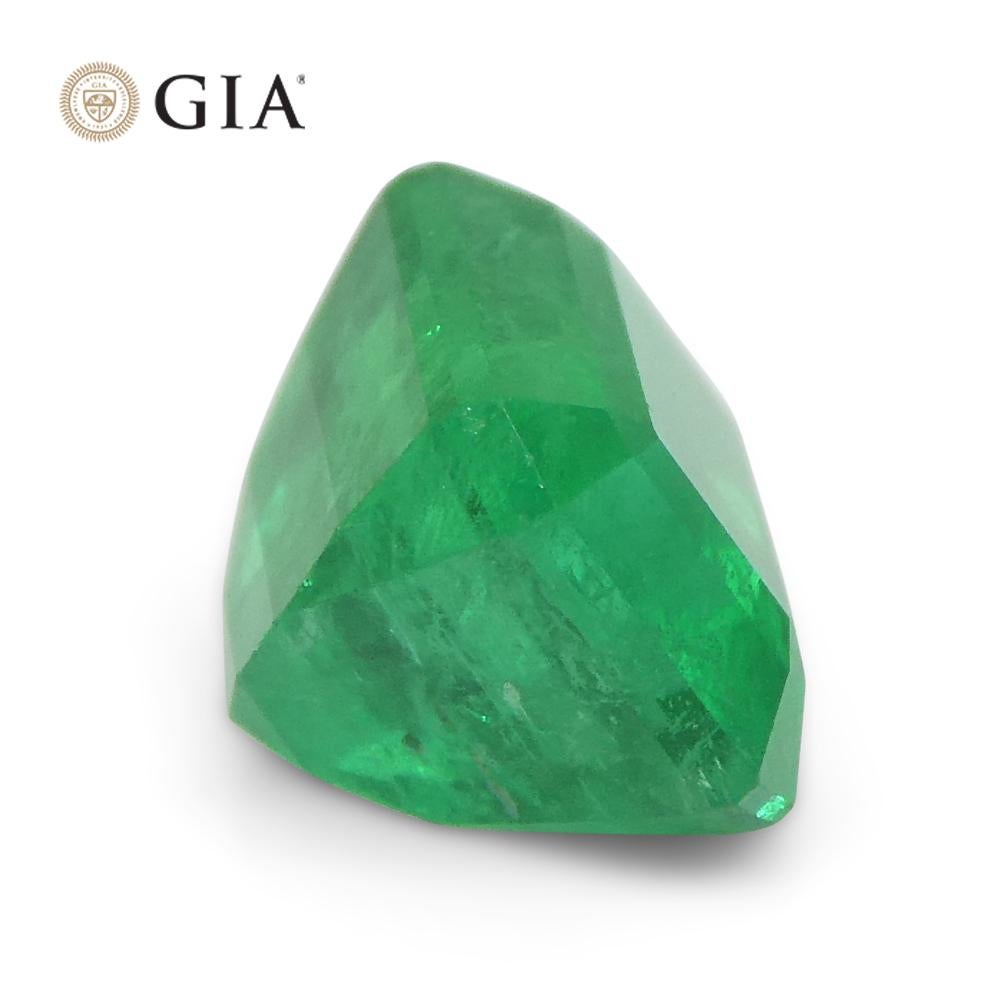 1.76ct Octagonal/Emerald Cut Green Emerald GIA Certified Russia   For Sale 2