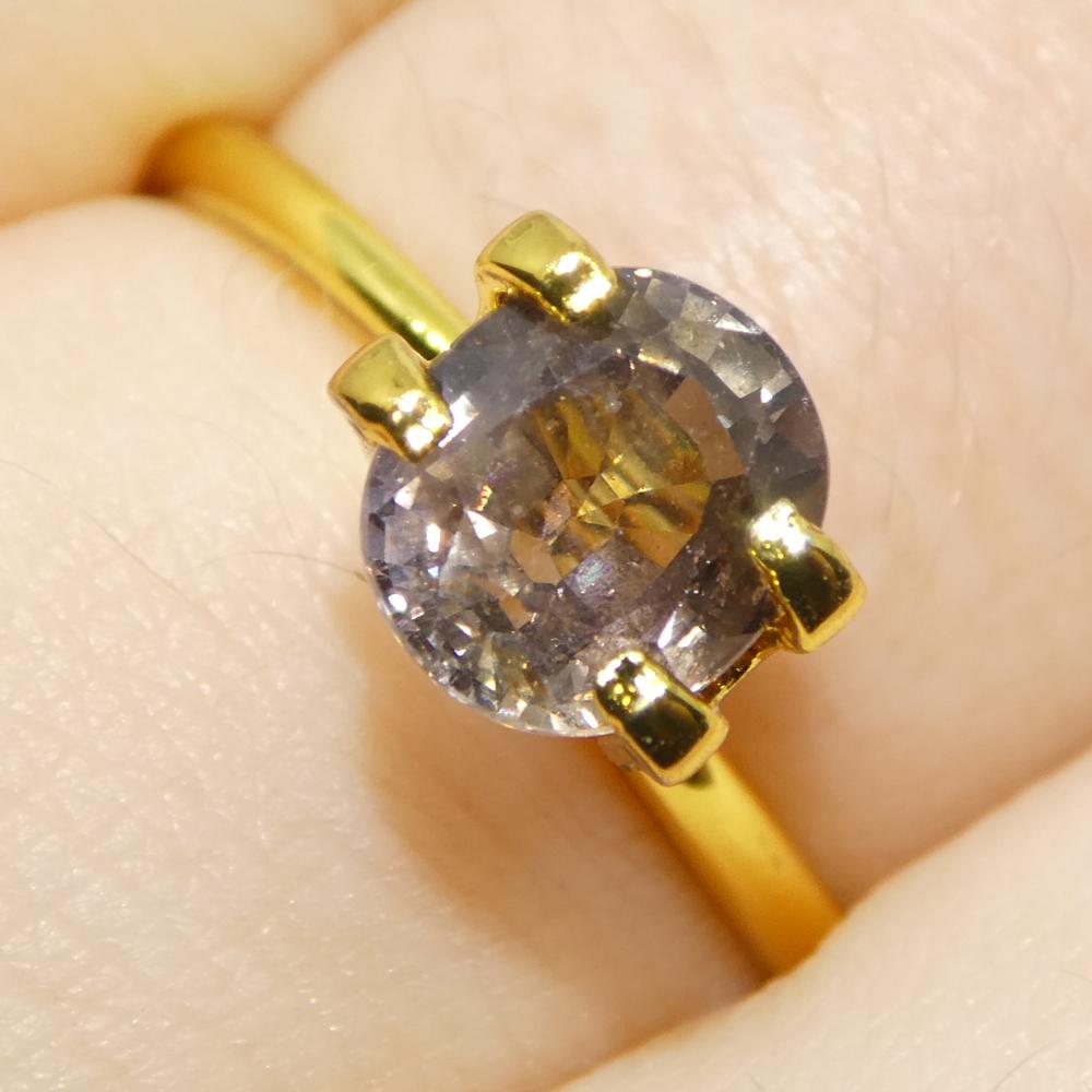 1,76ct Ovaler gräulich-rosa Saphir aus Tansania (Ovalschliff) im Angebot