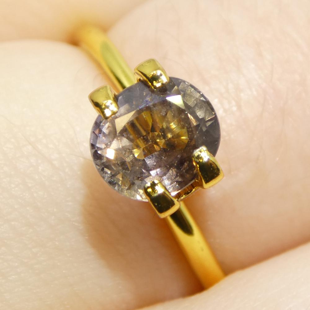 1,76ct Ovaler gräulich-rosa Saphir aus Tansania im Angebot 2
