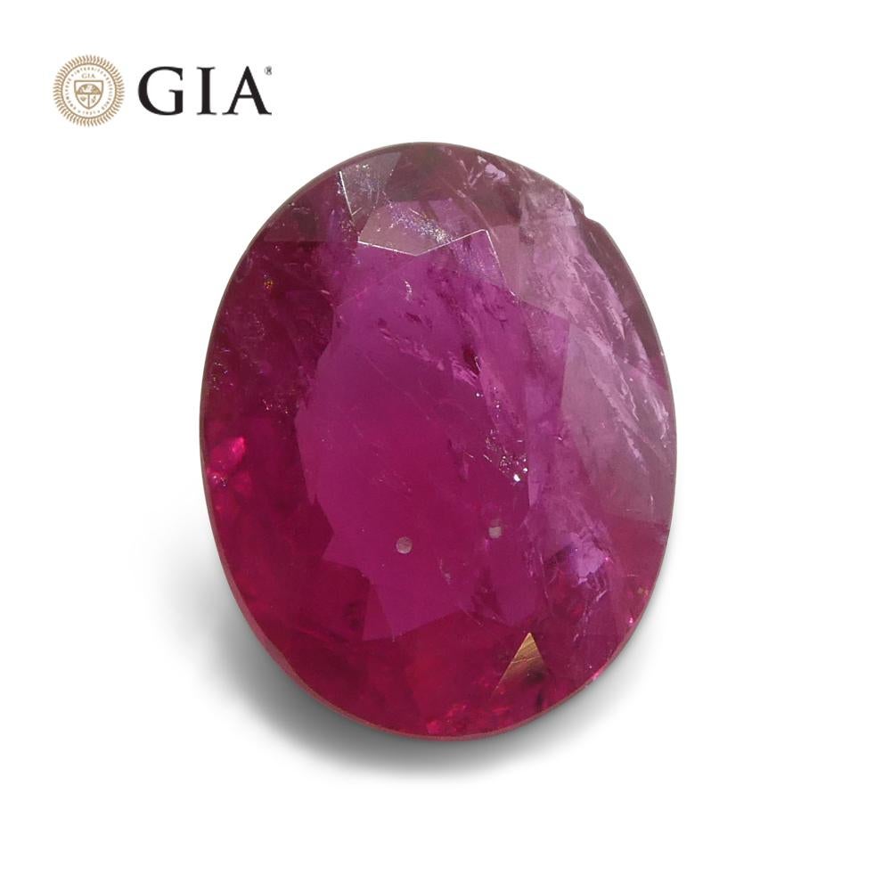 Rubis rouge violacé ovale de 1.76 carats certifié GIA du Mozambique   Unisexe en vente