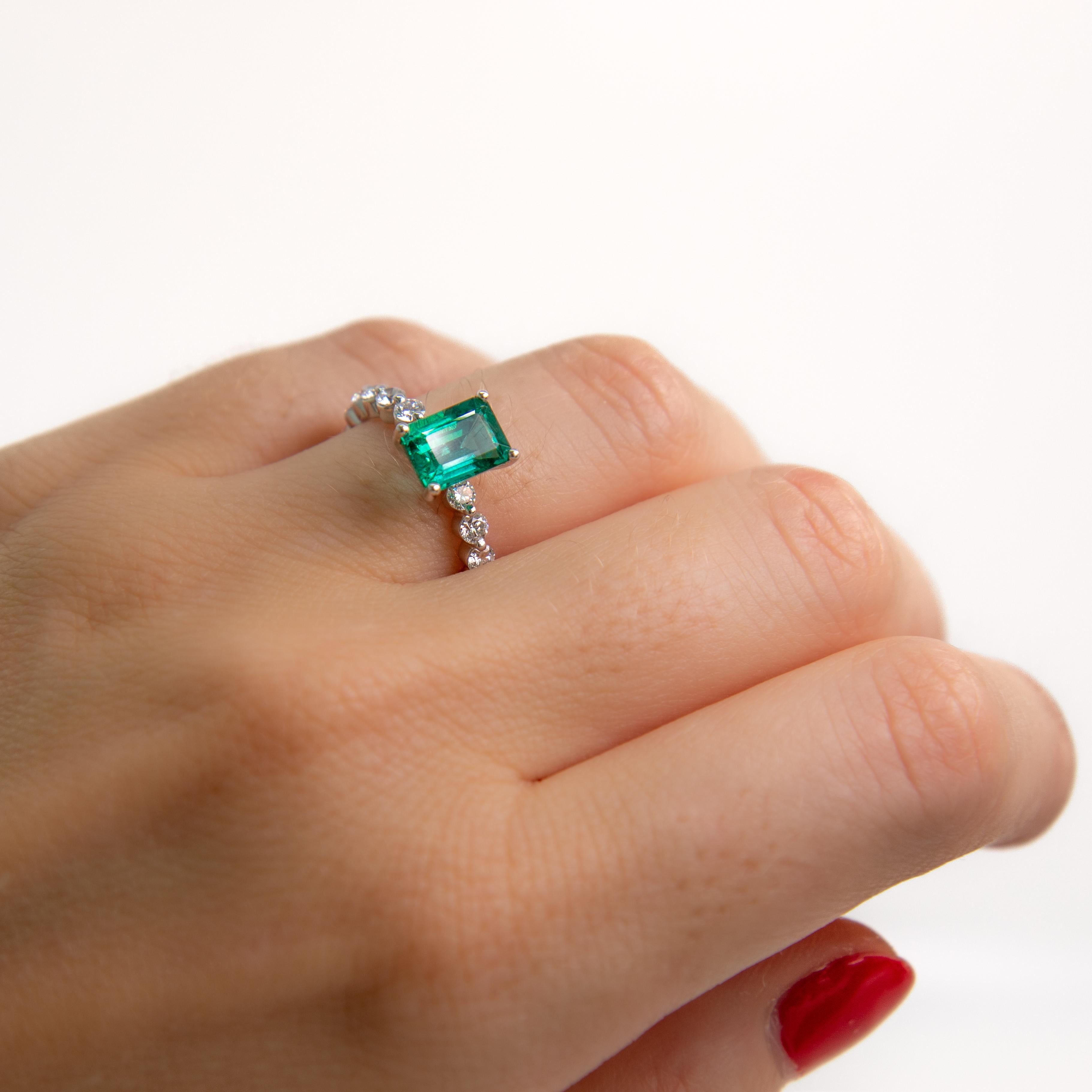 1.76ct Vivid Green Zambian Emerald and Diamond Engagement Ring In New Condition For Sale In Sai Kung District, HK