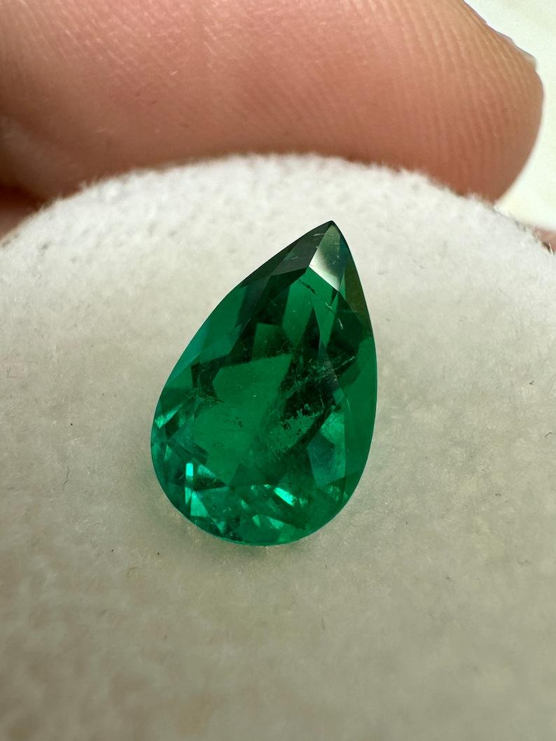 1,77 Quilates 11x7 Esmeralda Muzo Verde Colombiana - Gema Natal de Mayo talla pera Moderno en venta