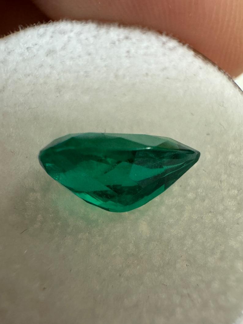 1,77 Quilates 11x7 Esmeralda Muzo Verde Colombiana - Gema Natal de Mayo talla pera en Nuevo estado para la venta en Jupiter, FL