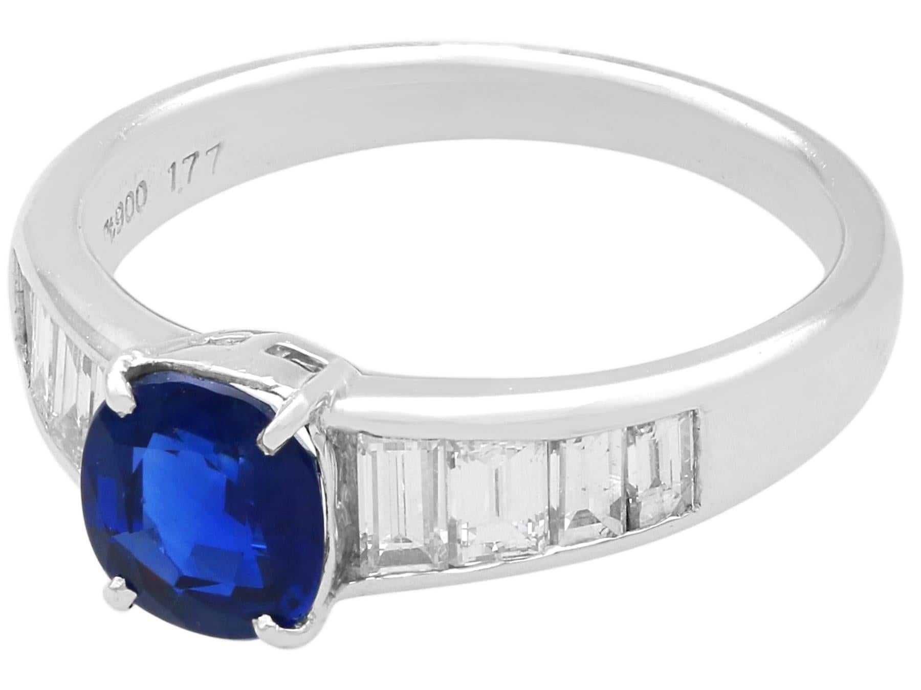 Zafiro basáltico de 1,77 quilates Diamante de 0,76 quilates, Anillo de platino Circa 1990 en Excelente estado para la venta en Jesmond, Newcastle Upon Tyne