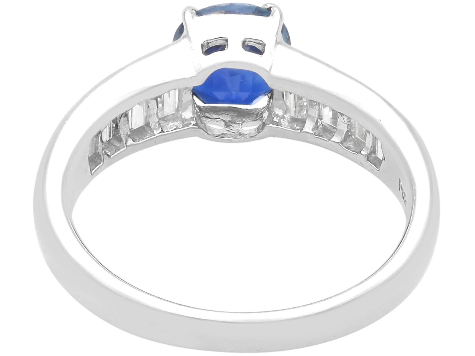 Femenino o masculino Zafiro basáltico de 1,77 quilates Diamante de 0,76 quilates, Anillo de platino Circa 1990 en venta