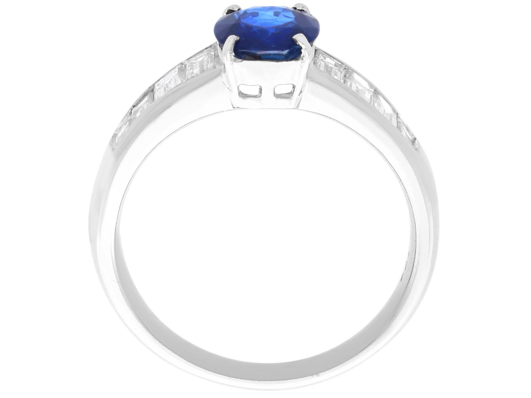 Zafiro basáltico de 1,77 quilates Diamante de 0,76 quilates, Anillo de platino Circa 1990 en venta 1