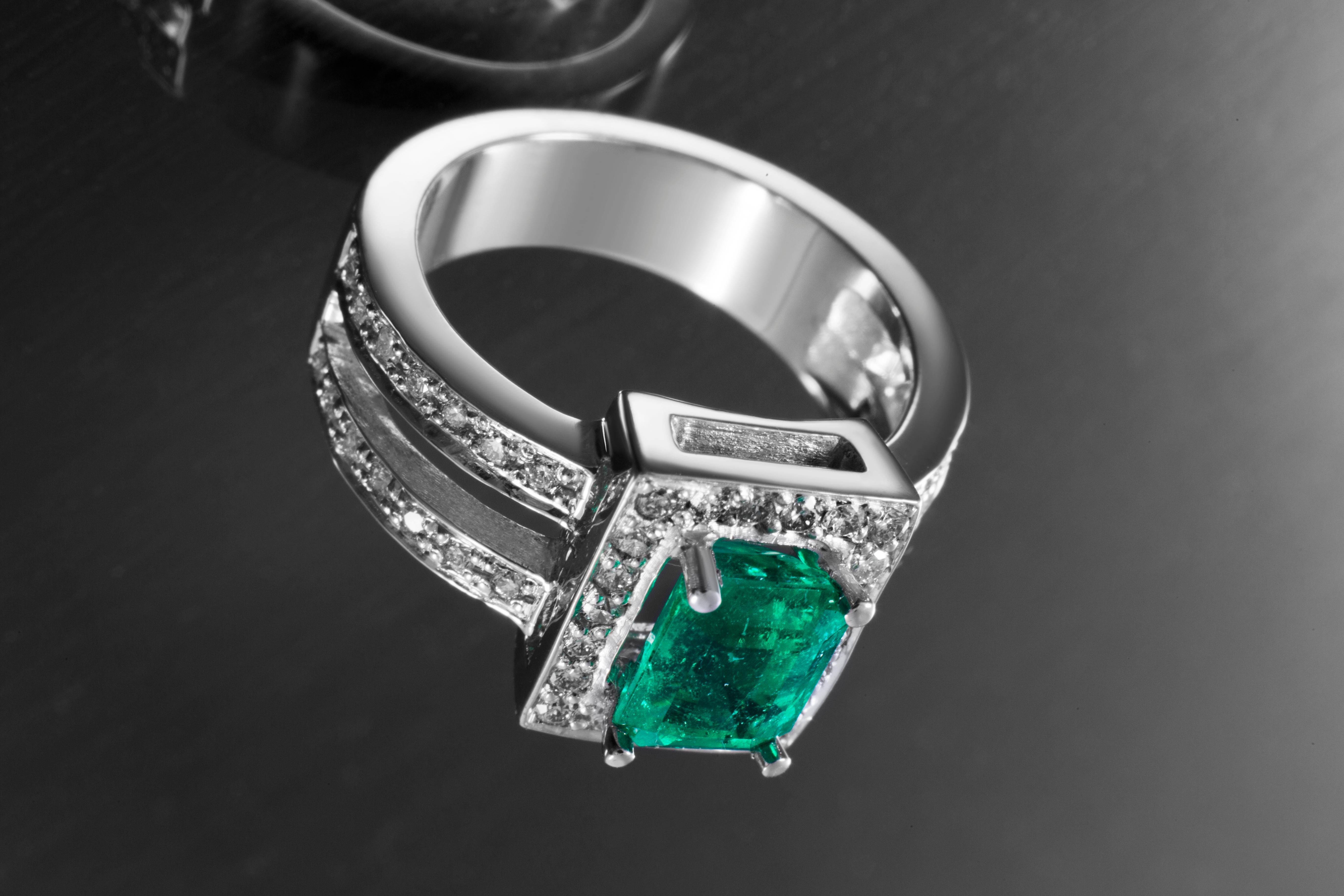 Emerald Cut 1.77 Carat Colombian Emerald and Diamond Ring For Sale