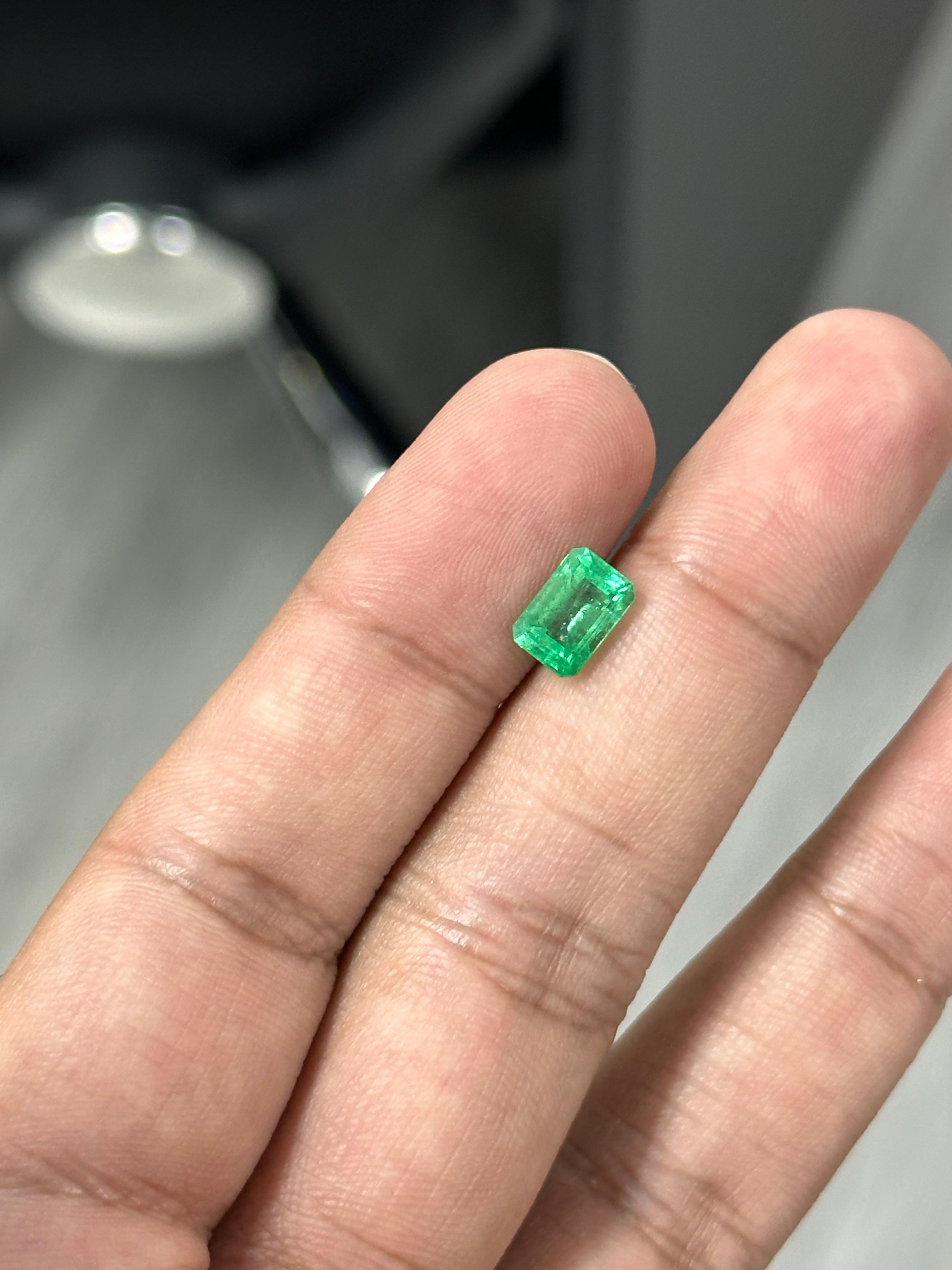 Smeraldo colombiano da 1.77 carati In condizioni Nuovo in vendita a Bangkok, TH