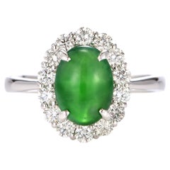 Anillo Halo de Jade Natural Tipo A y Diamantes de Platino de 1,77 Quilates