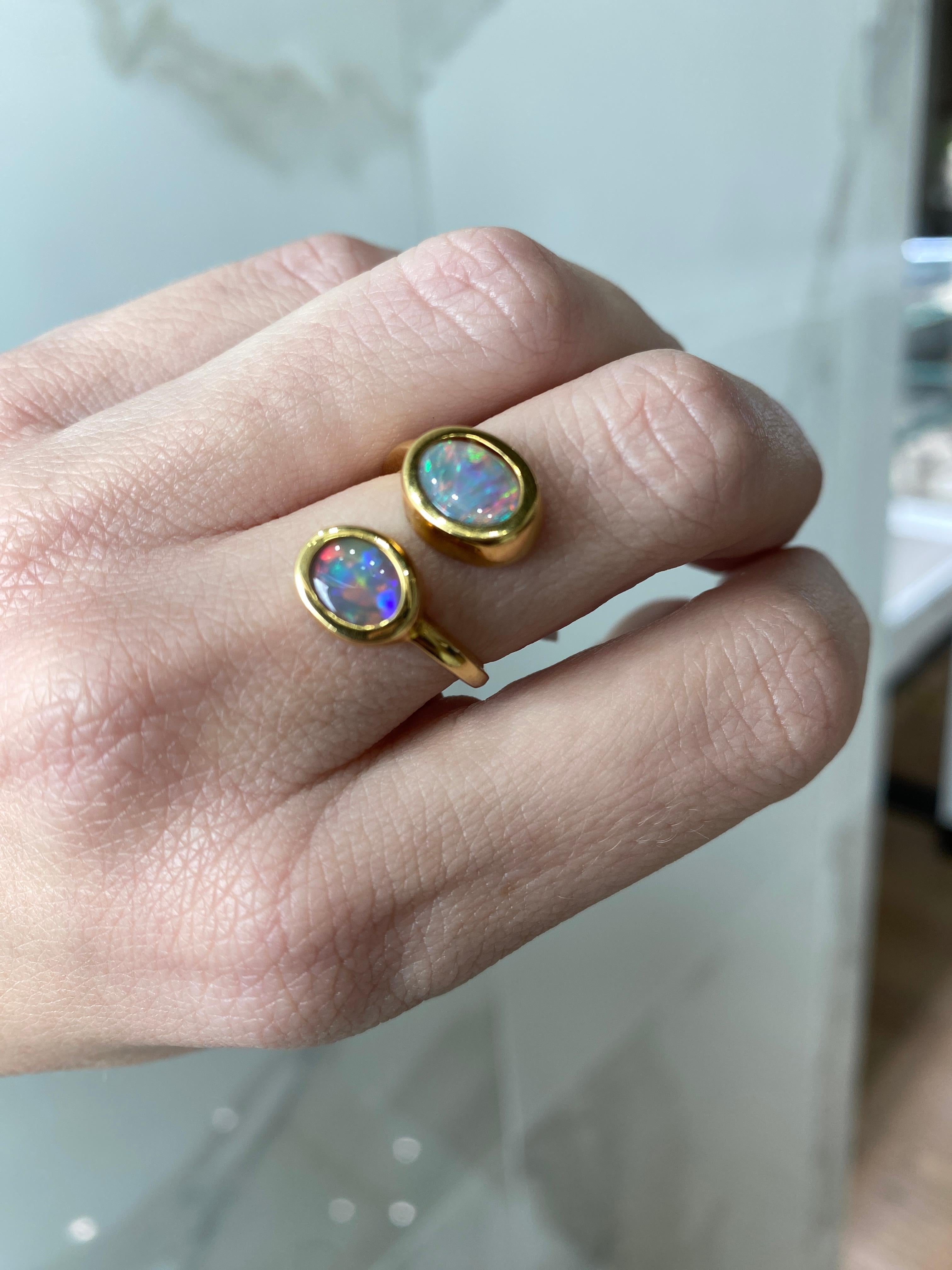 1.77 Carat Total Weight Lightning Ridge Opal 18k Yellow Gold Bypass Ring For Sale 8