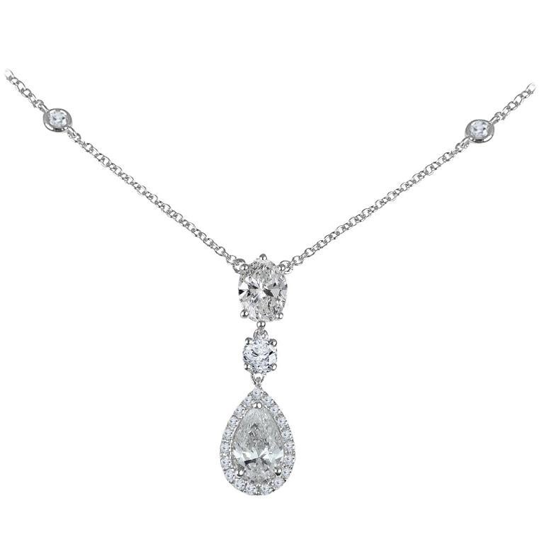 1.77 Carat Total Weight Natural Diamond Three-Tier Pendant in 18W Gold ref660 For Sale