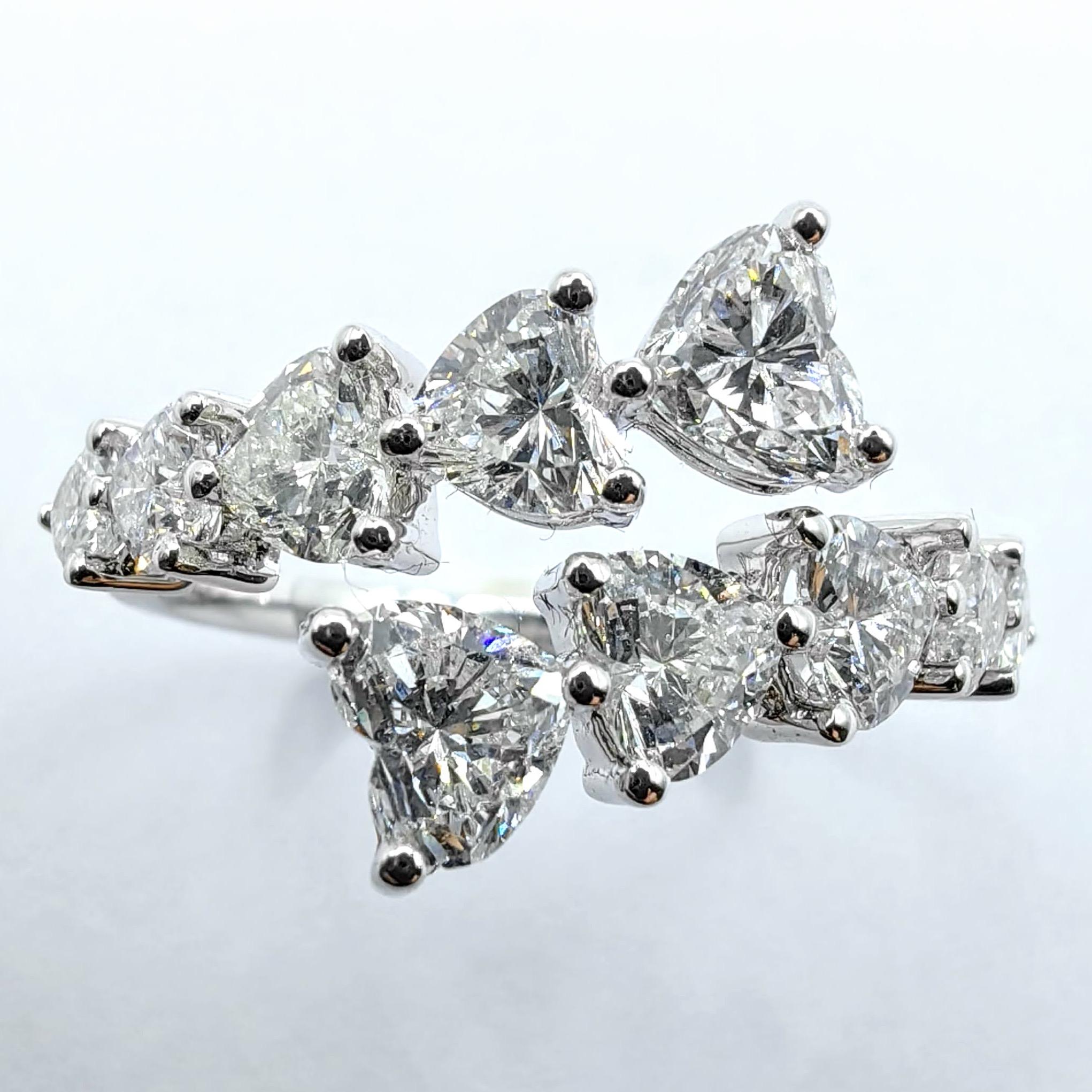 En vente :  Bague bypass en or blanc 18 carats 10 diamants taillés en cœur 2