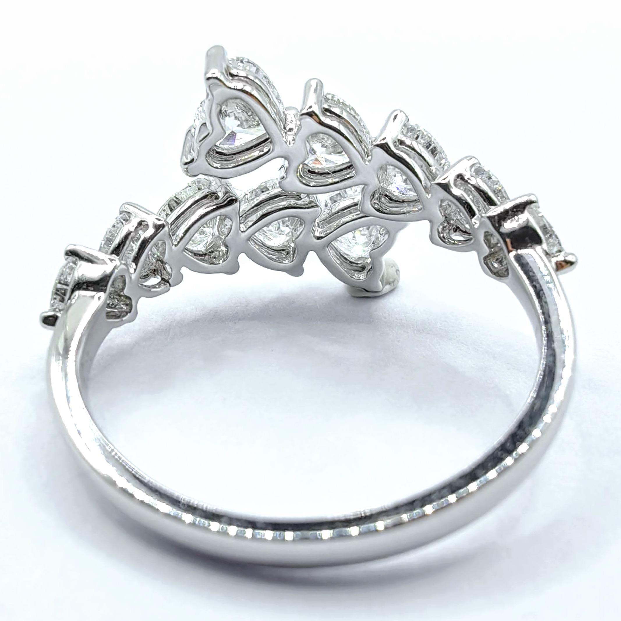 En vente :  Bague bypass en or blanc 18 carats 10 diamants taillés en cœur 5