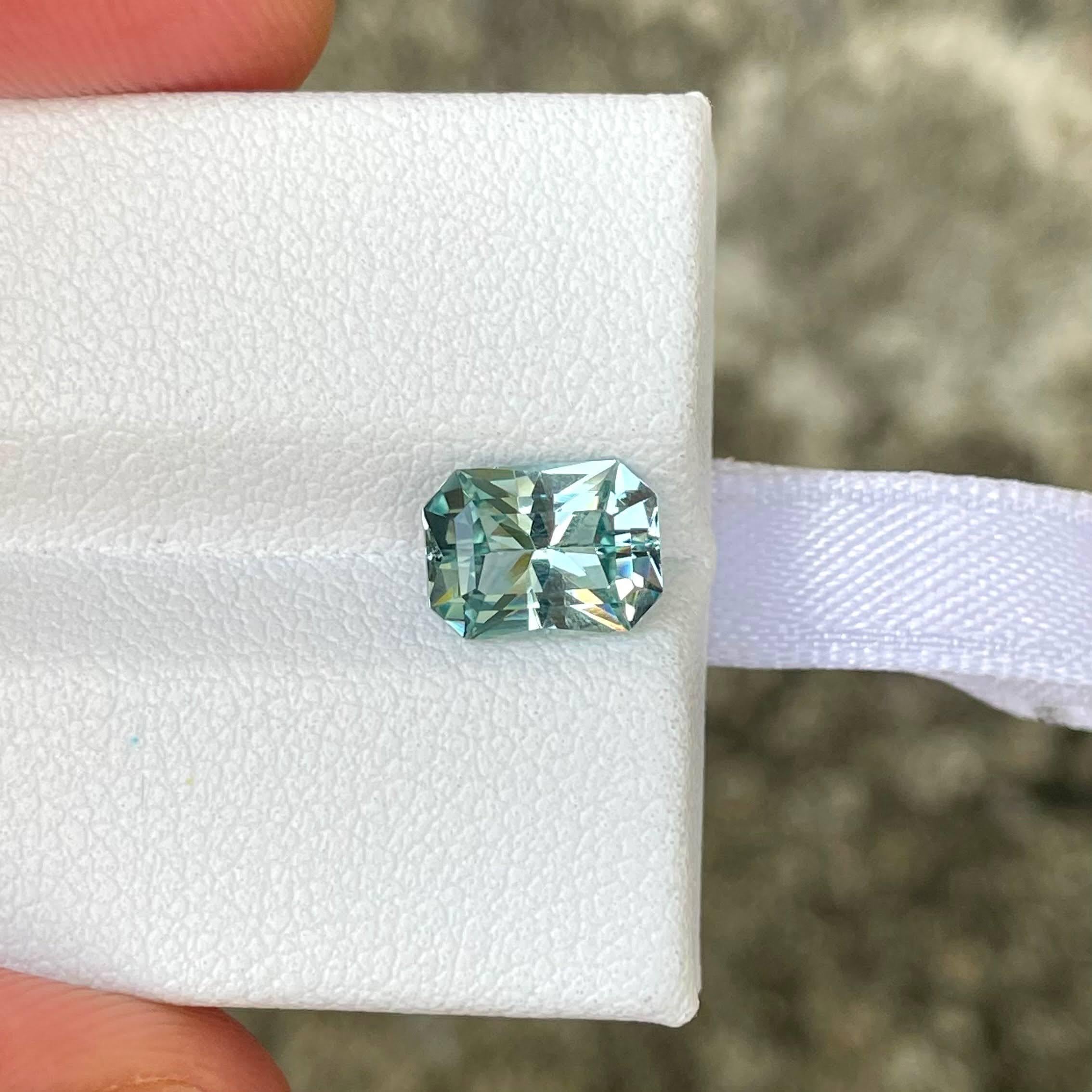 1.77 Karat Aquamarin Stein benutzerdefinierte Präzisionsschliff natürlichen nigerianischen Edelstein im Zustand „Neu“ im Angebot in Bangkok, TH