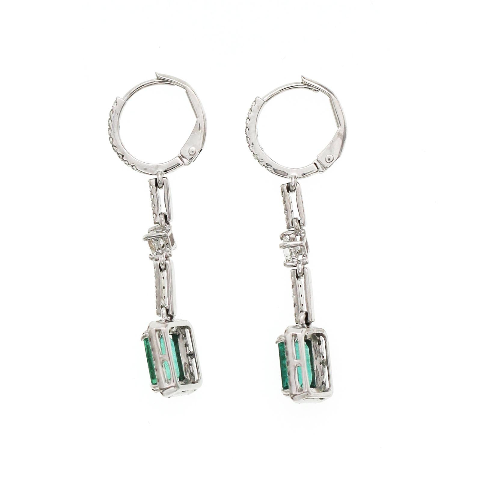 1.77 Ct Natural Colombian Emerald 0.78 Ct Diamonds 18K White Gold Drop Earrings In New Condition For Sale In Los Angeles, CA