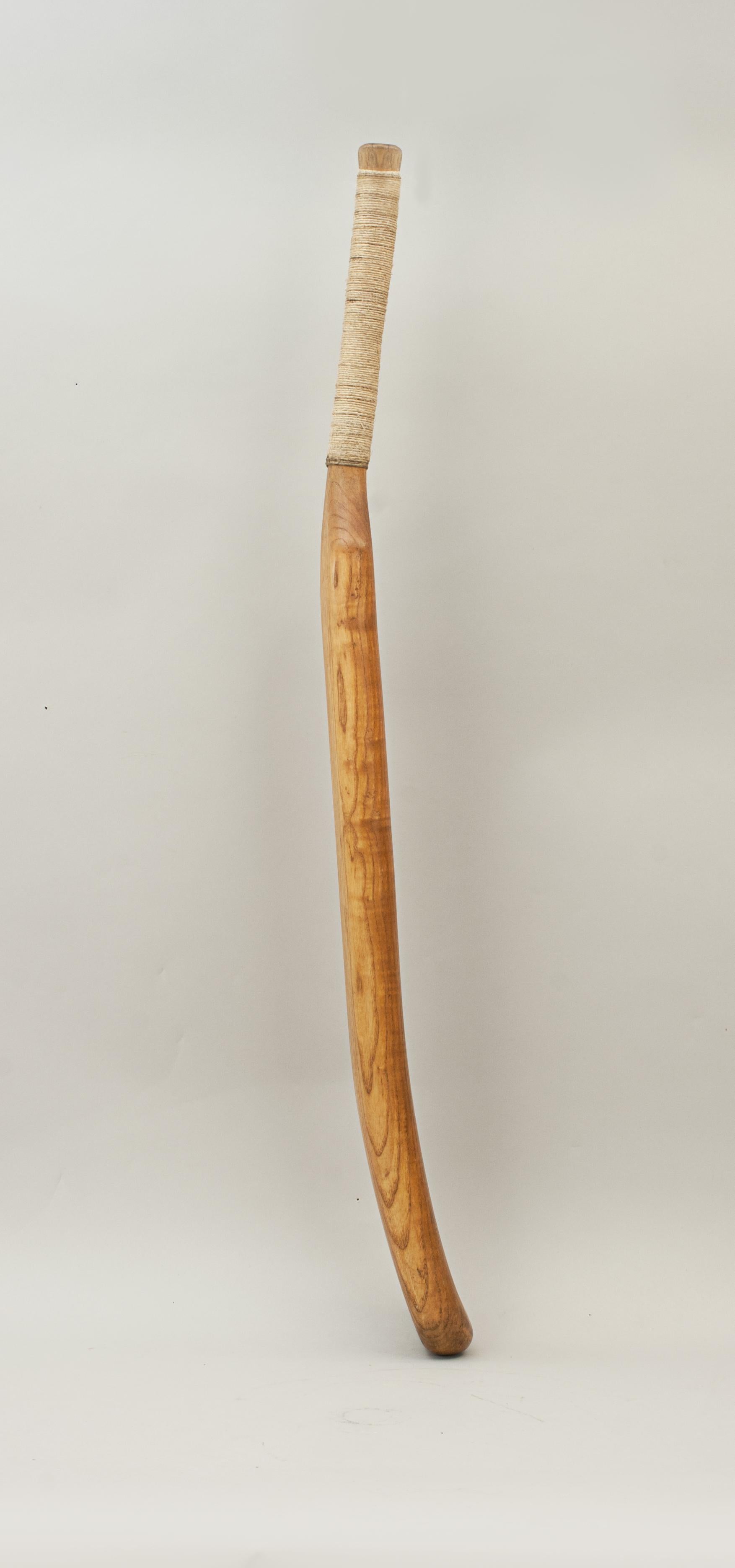 curved cricket bat