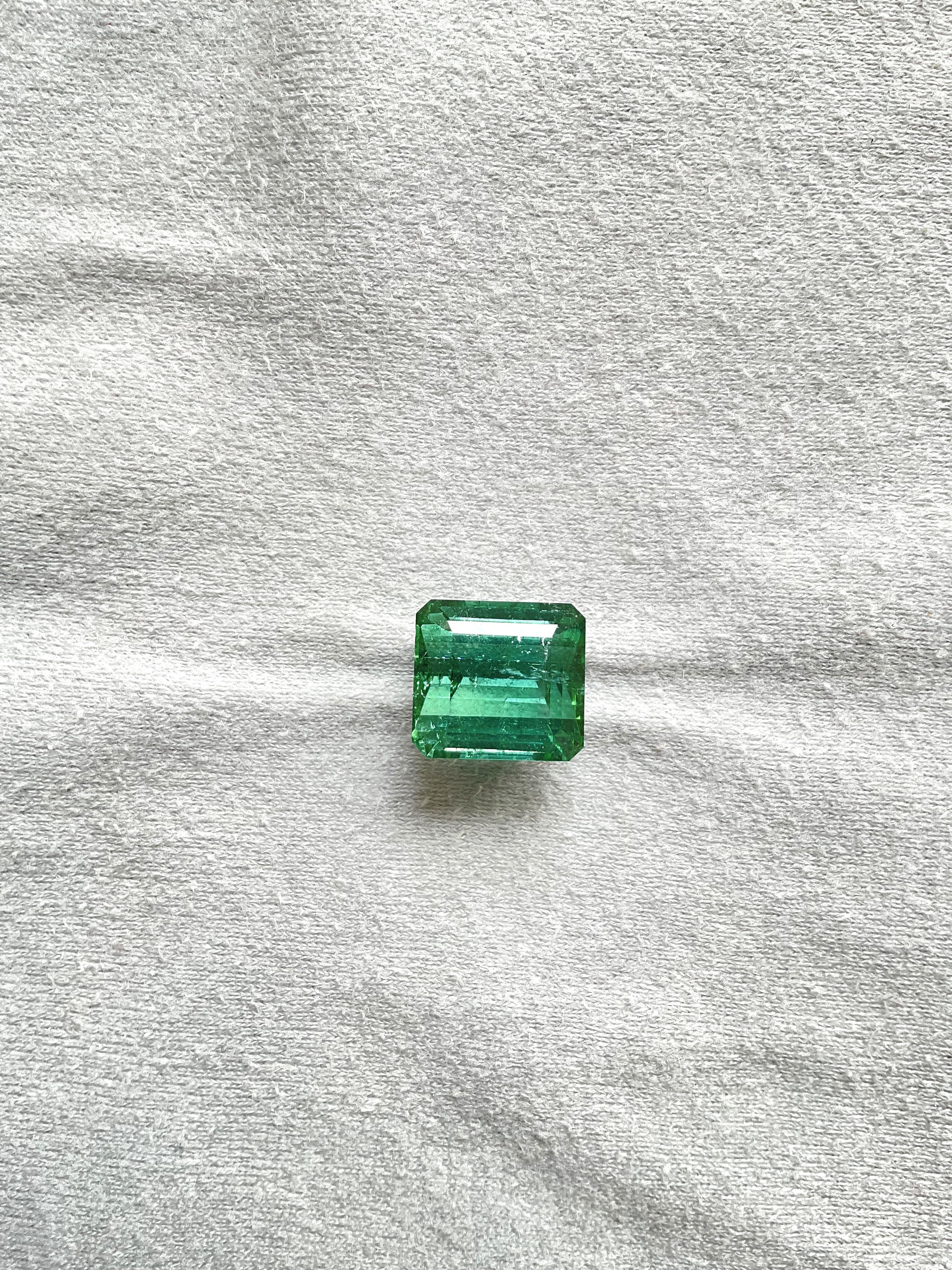 Art déco Pierre de taille octogonale à facettes vert bleuté de 17,71 carats, de qualité supérieure naturelle en vente