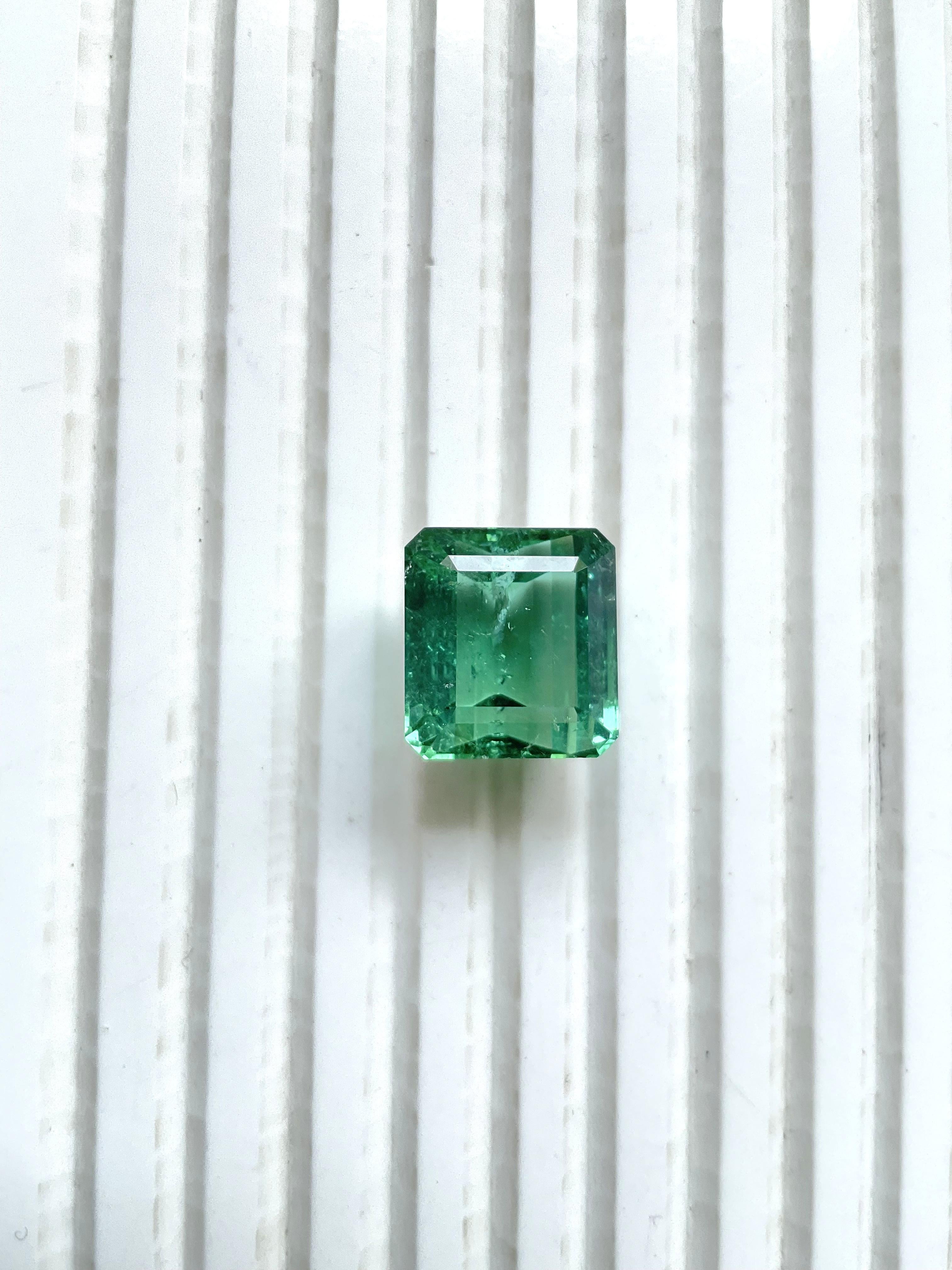 Pierre de taille octogonale à facettes vert bleuté de 17,71 carats, de qualité supérieure naturelle en vente 1