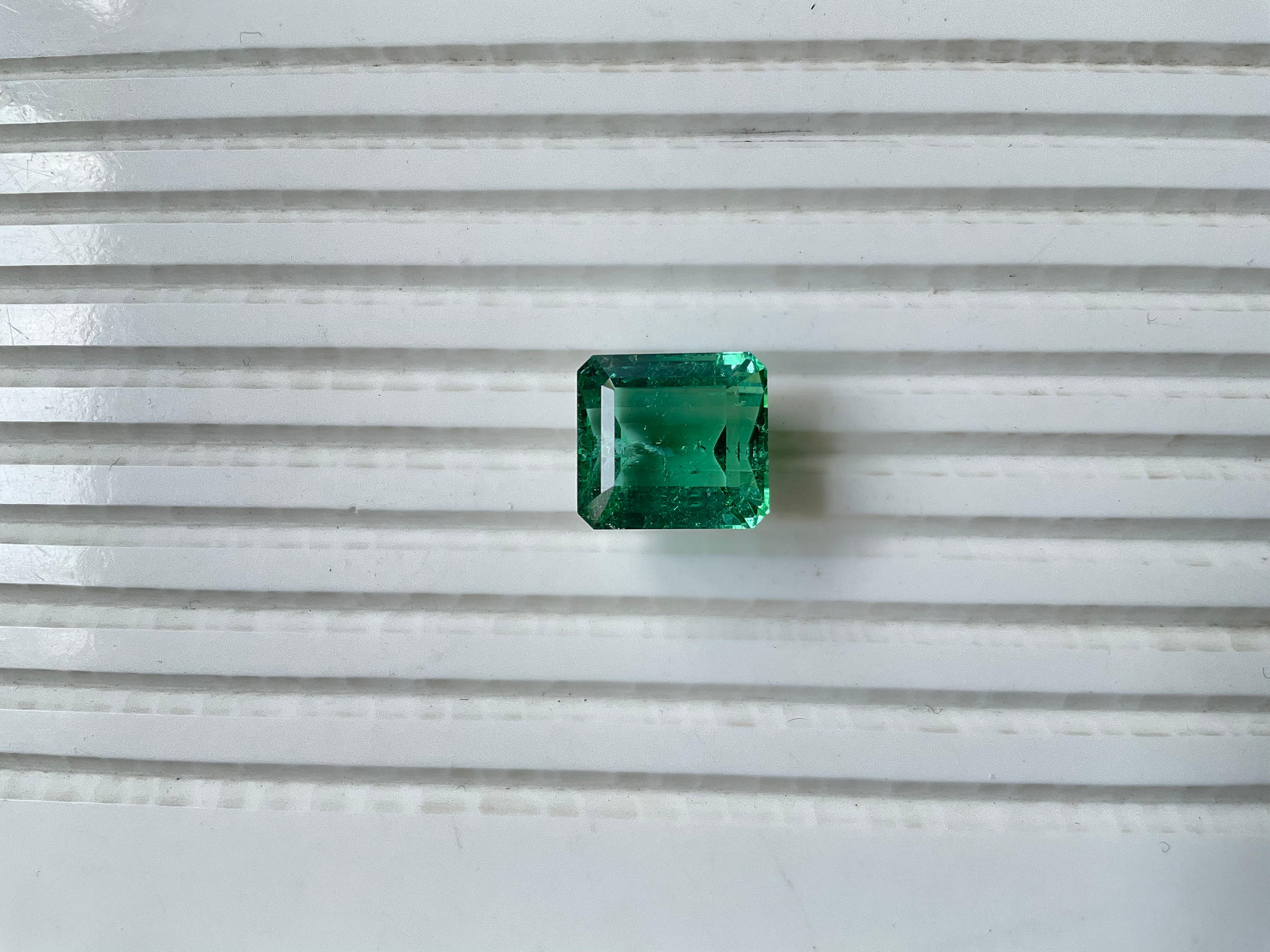 Pierre de taille octogonale à facettes vert bleuté de 17,71 carats, de qualité supérieure naturelle en vente 2