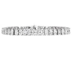 Diamante talla oval de 17,71 quilates Pulsera de eslabones de tenis en línea de oro de 18 quilates