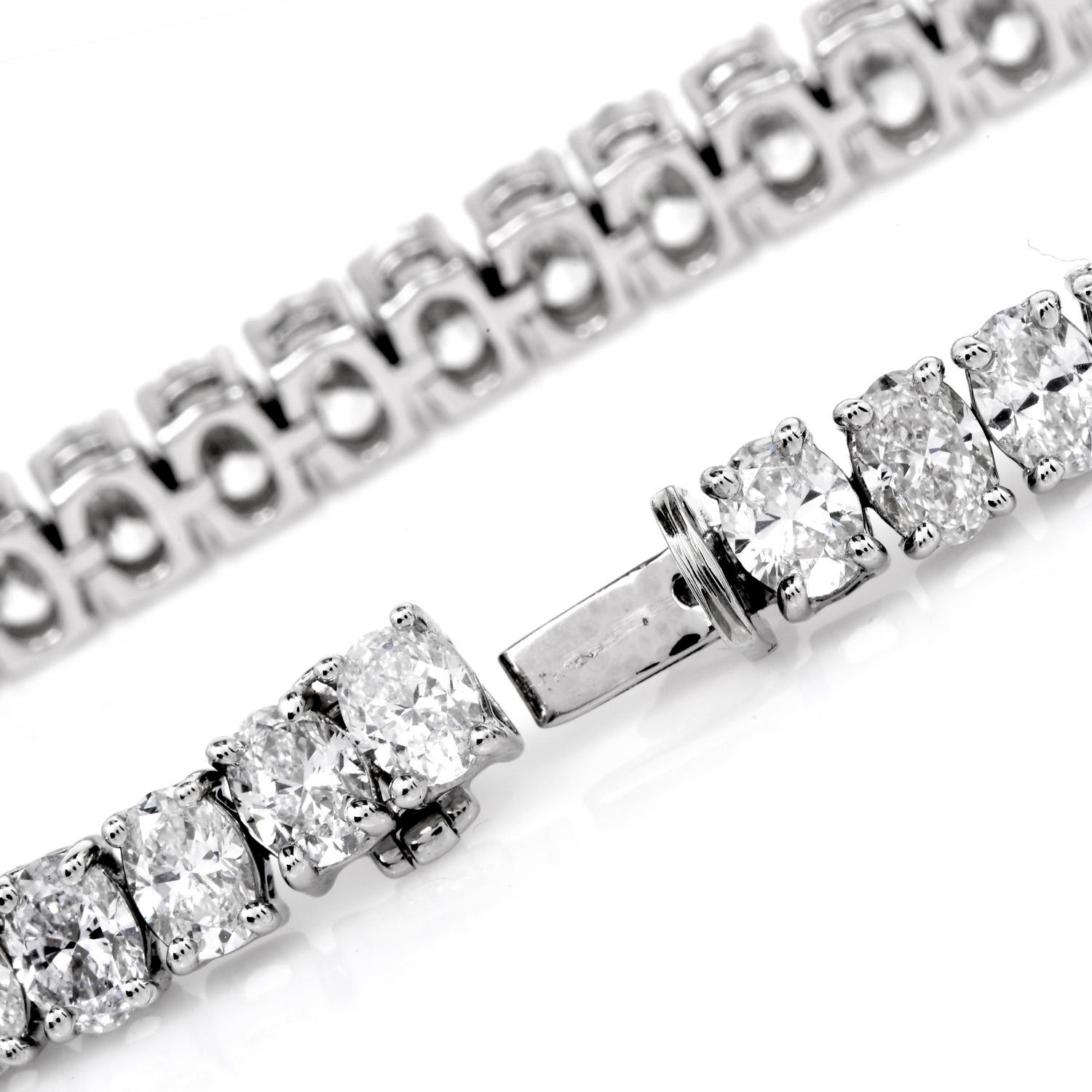 Bracelet tennis à maillons en or 18 carats avec diamants taille ovale 17,71 carats Excellent état - En vente à Miami, FL