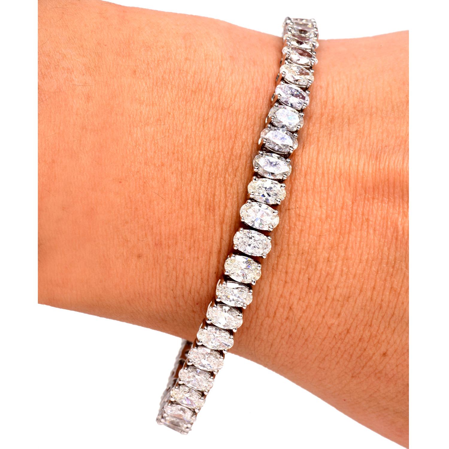 Bracelet tennis à maillons en or 18 carats avec diamants taille ovale 17,71 carats en vente 1