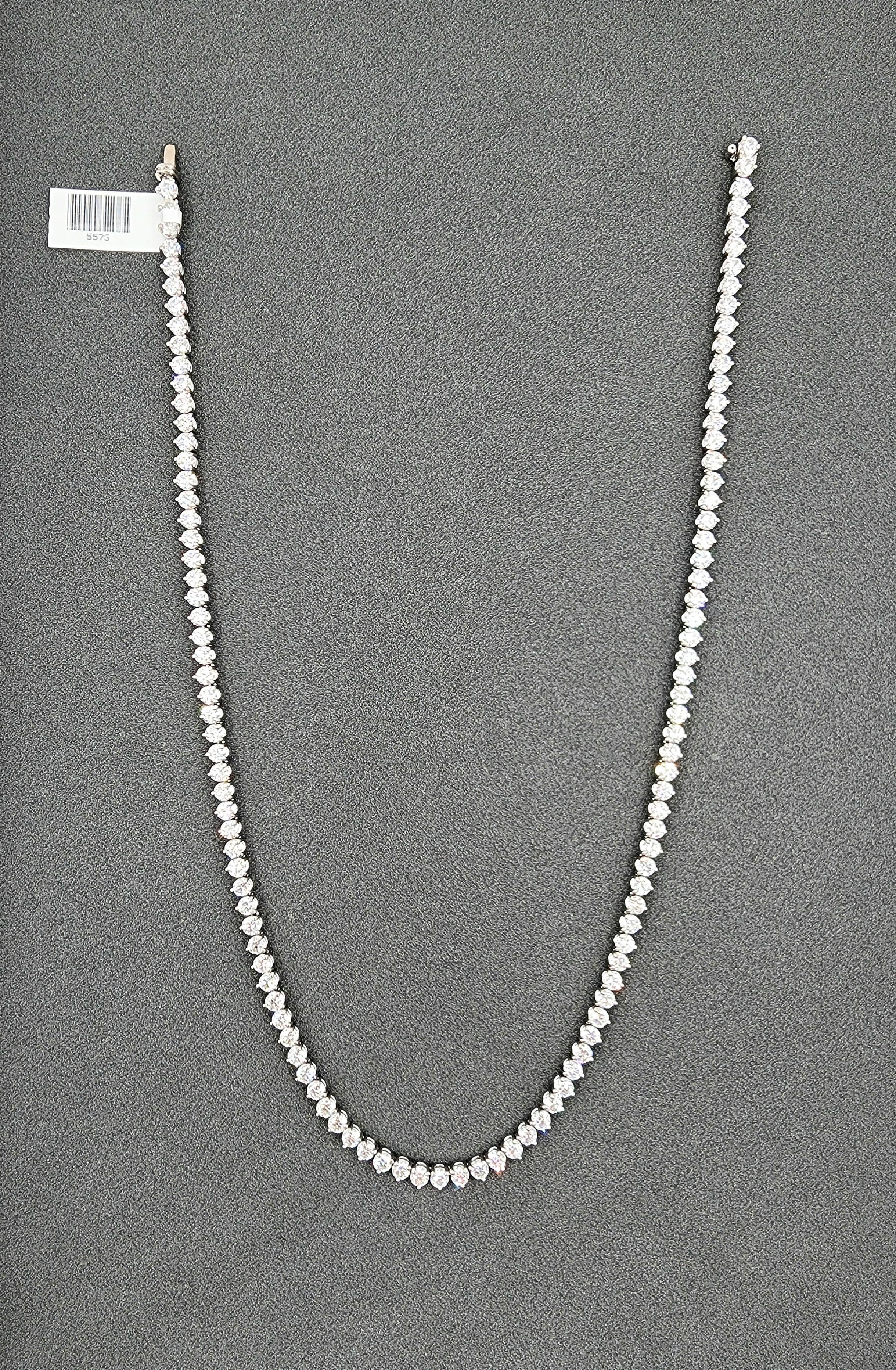 Collar de tenis con diamantes de 17.71 quilates Moderno en venta
