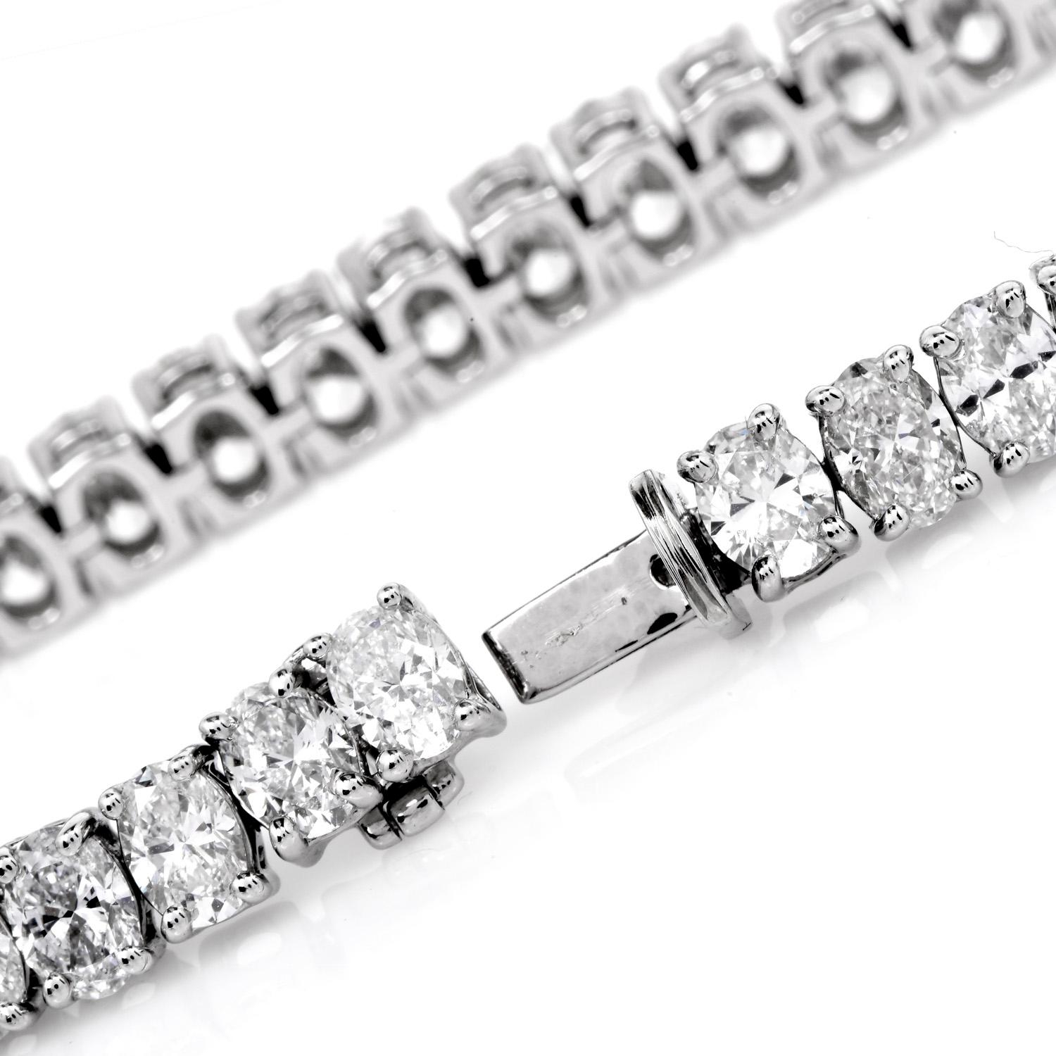17.71ct Oval Cut Diamond 18K Gold Line Tennis Link Bracelet In Excellent Condition For Sale In Miami, FL