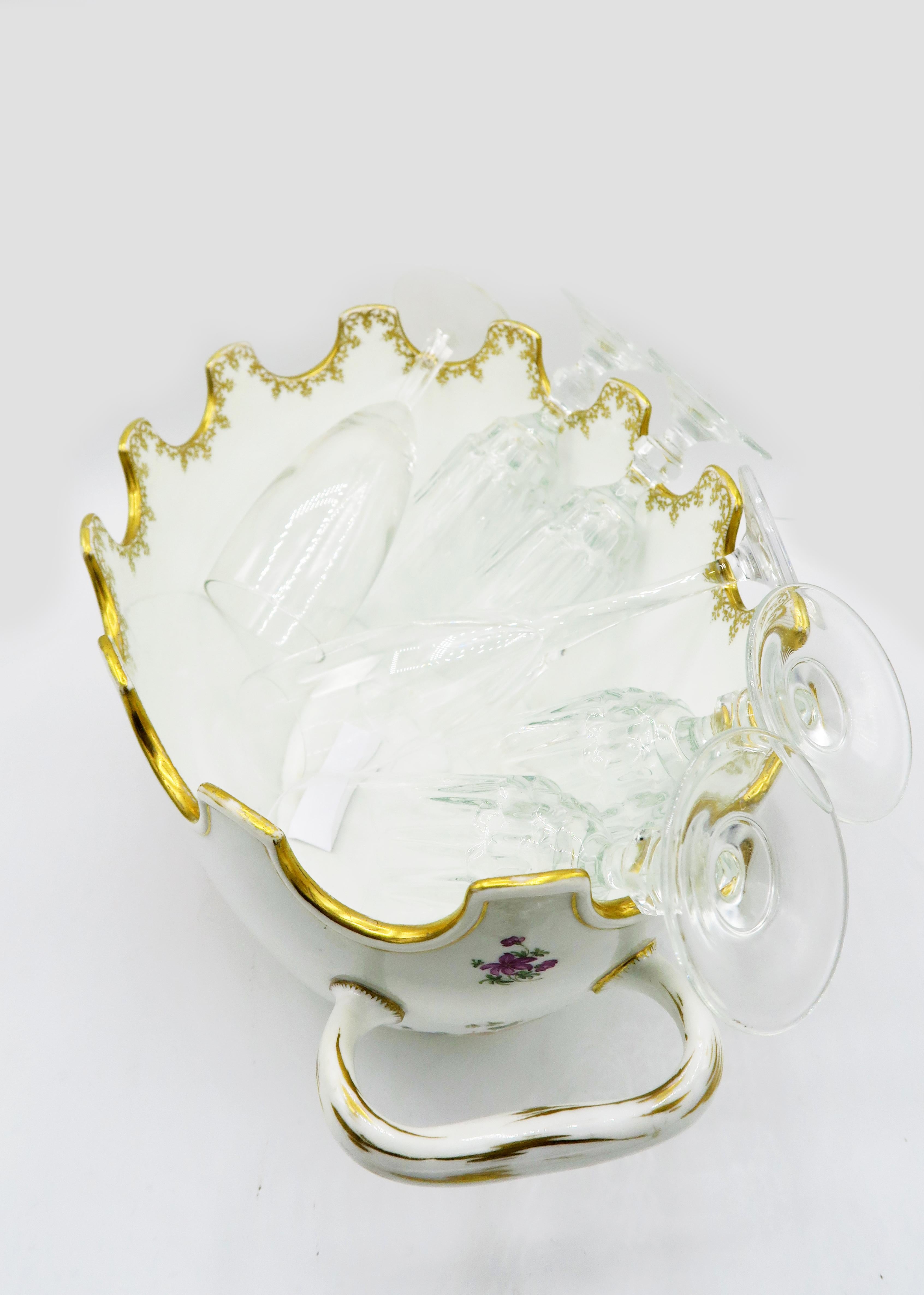 1774-1814 Meissener Sektgläser Kühler.

Zwei verschiedene, fein kolorierte 