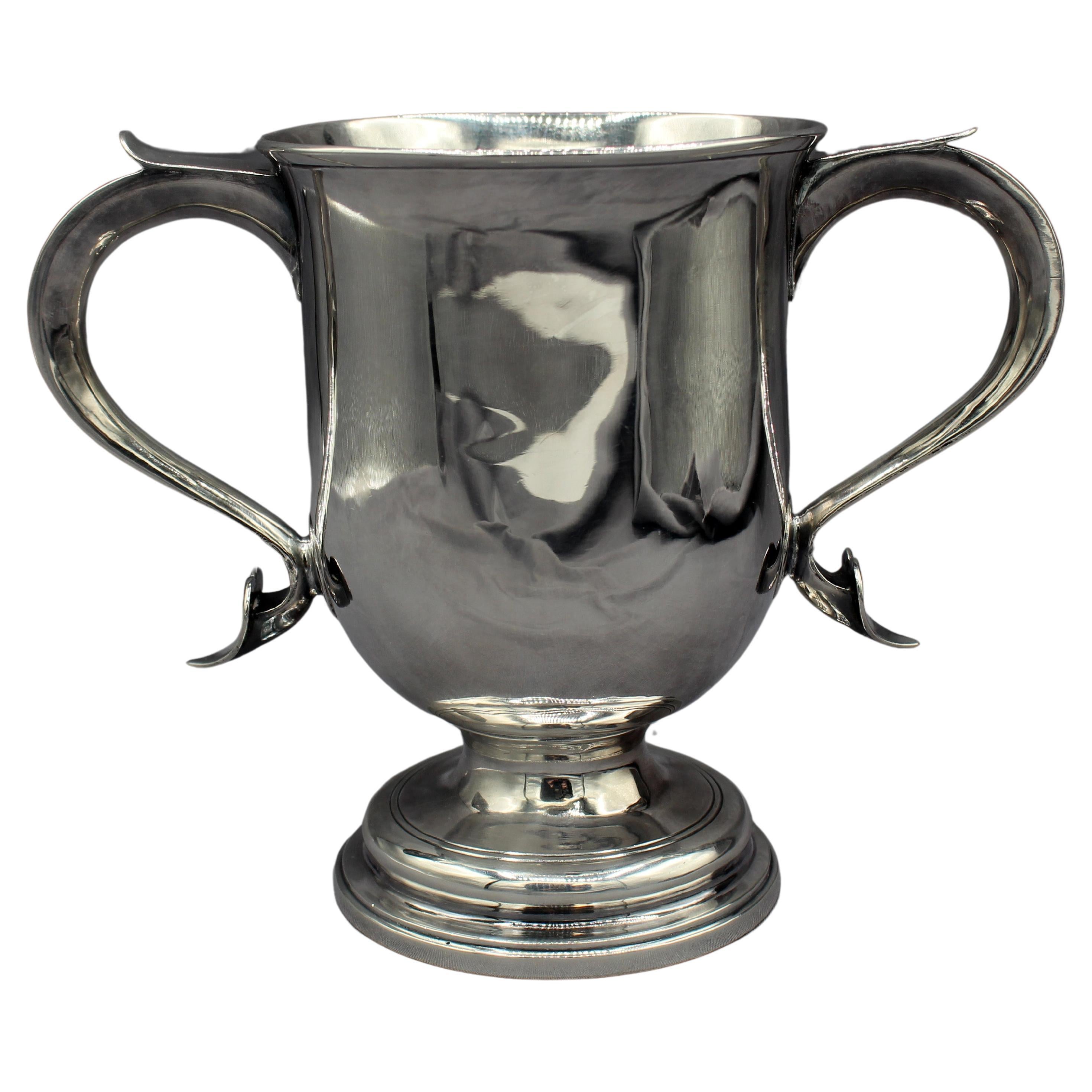 Coupe anglaise Loving Cup en argent sterling de 1775 en vente