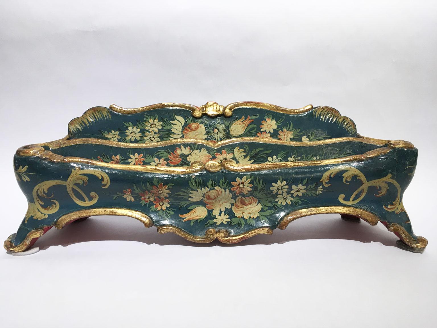 This refined engraved walnut table paper holder for desk, lacquered in a magnificent blue color, showcases the excellent  taste in form and color. This rare piece hails from the Late 18th Century, 1775 circa, and it was created in Venezia,