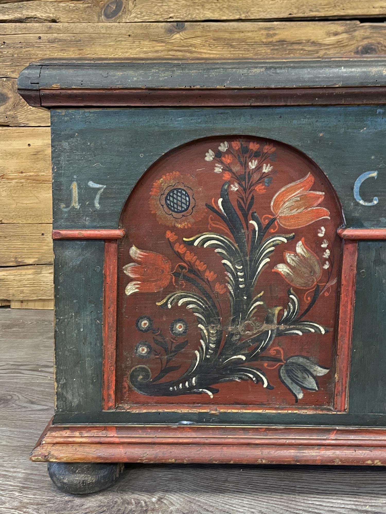 1778 Blue Alpine Painted Blanket Chest in vendita 7