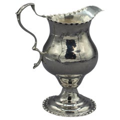 1778 Londoner Helmfrmiger cremefarbener Krug aus Sterling