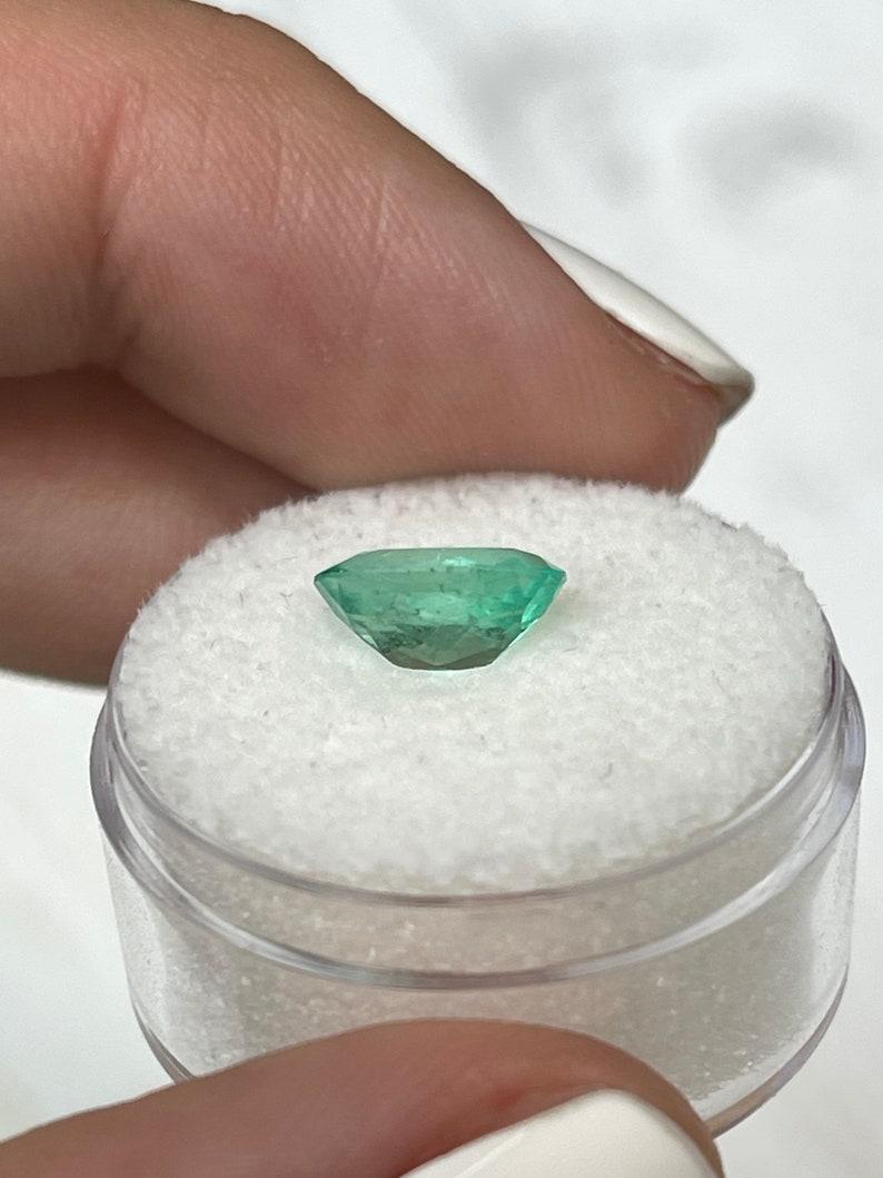 1,77ct 10x7 Medium-Light Green Natürlicher Kolumbianischer Smaragd - Ovalschliff Edelstein im Angebot 2
