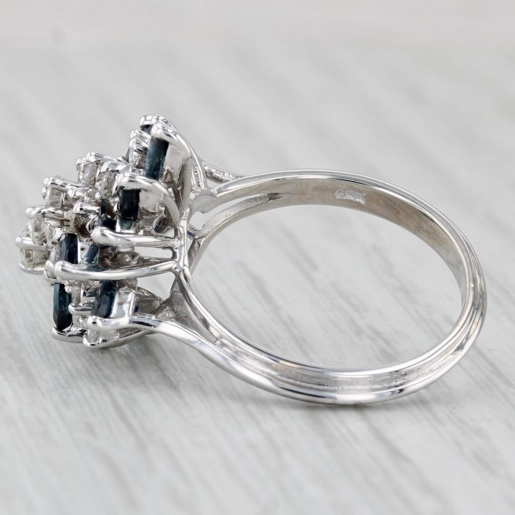 Femenino o masculino 1.77ctw Zafiro Azul Diamante Racimo Anillo de Cóctel Oro Blanco 18k Talla 7.5 en venta