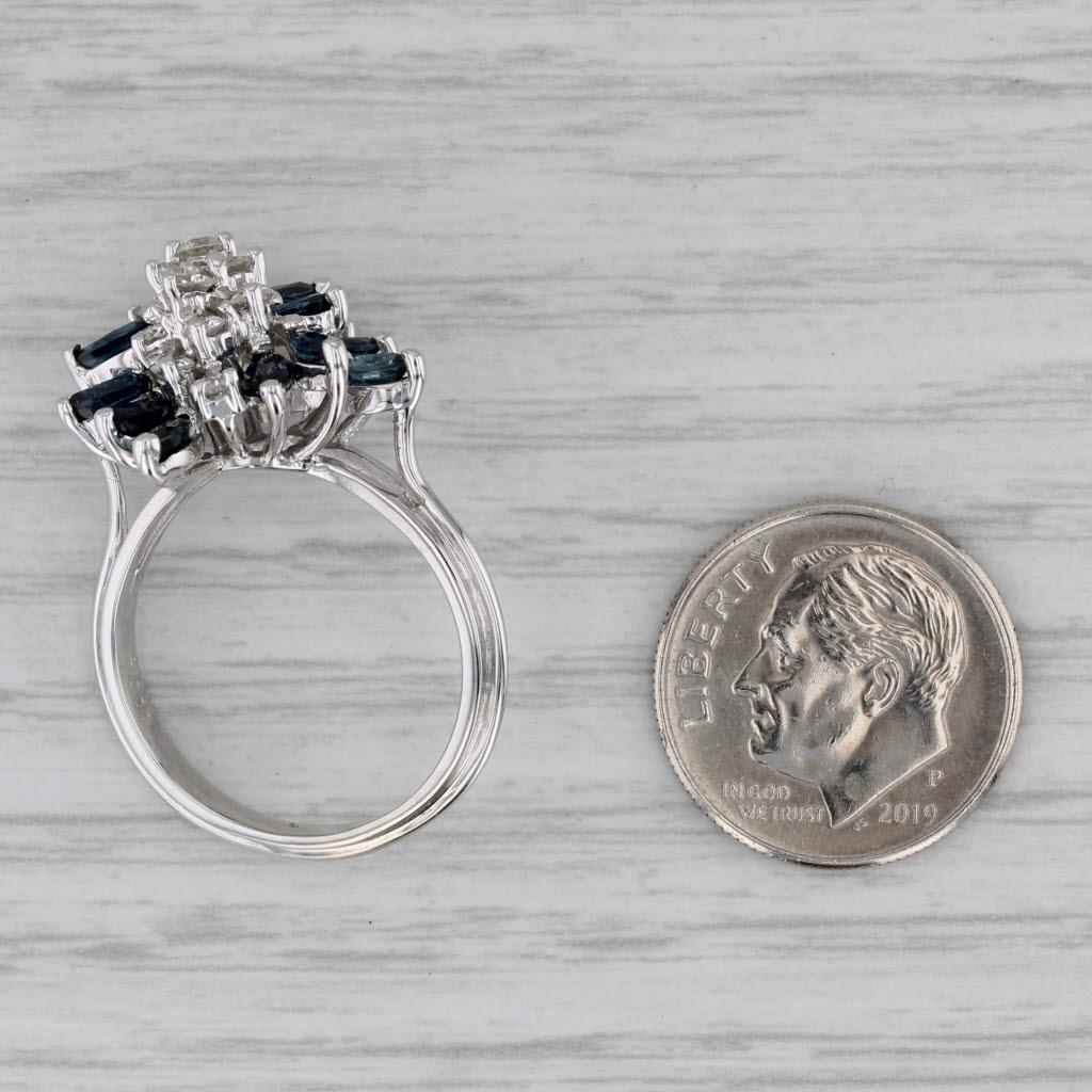 1.77ctw Zafiro Azul Diamante Racimo Anillo de Cóctel Oro Blanco 18k Talla 7.5 en venta 2